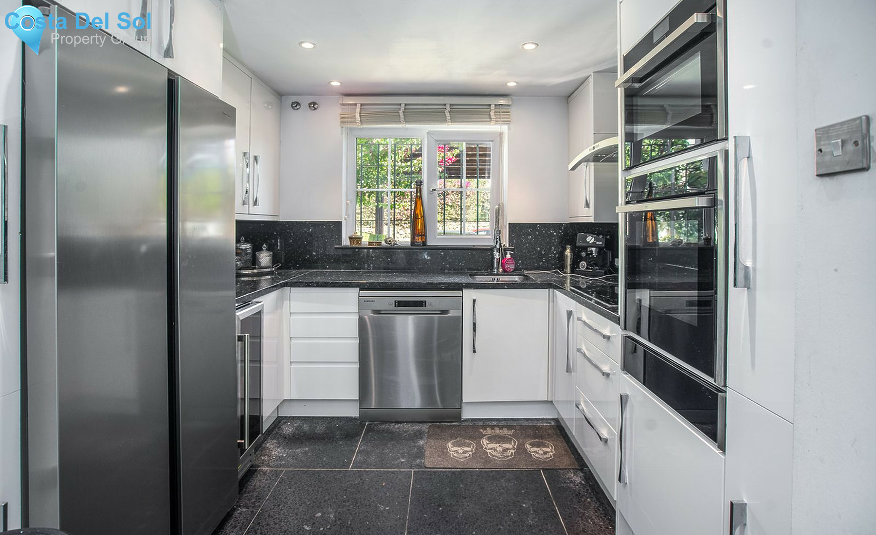 Townhouse in New Golden Mile-1407013