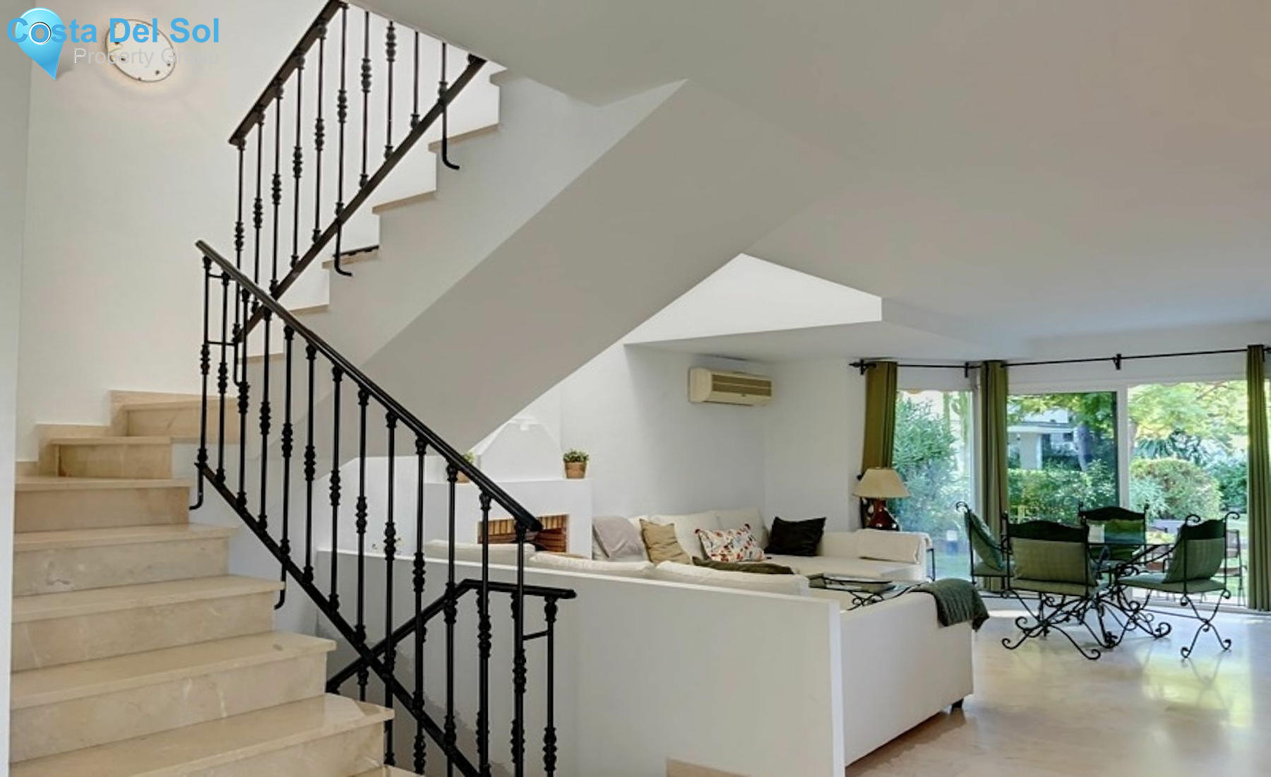 Townhouse in New Golden Mile-1482459