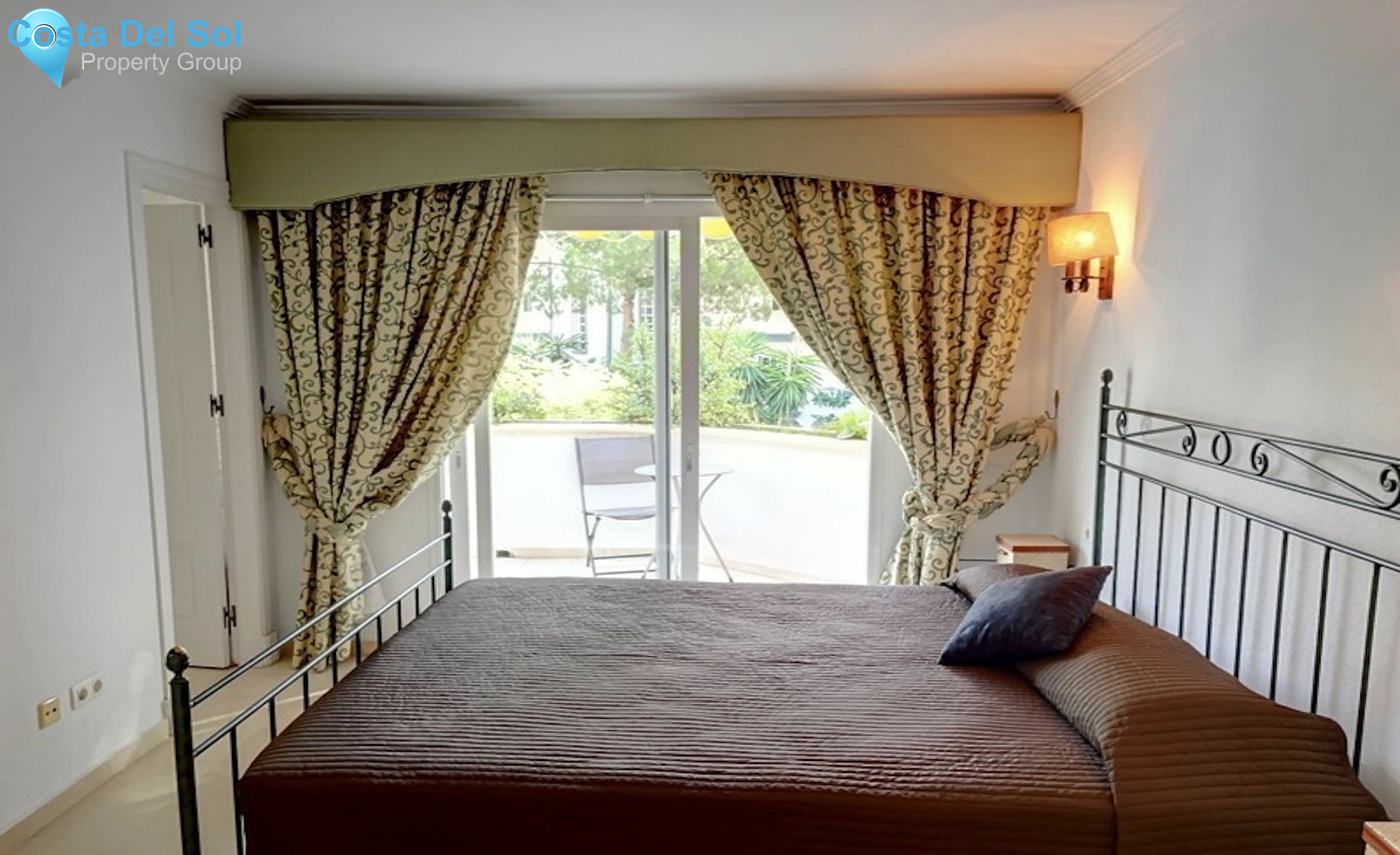 Townhouse in New Golden Mile-1482474
