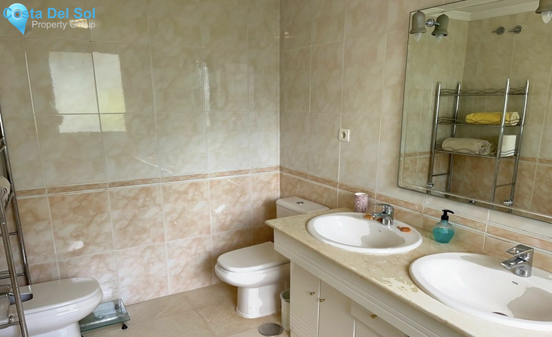 Townhouse in New Golden Mile-1482476