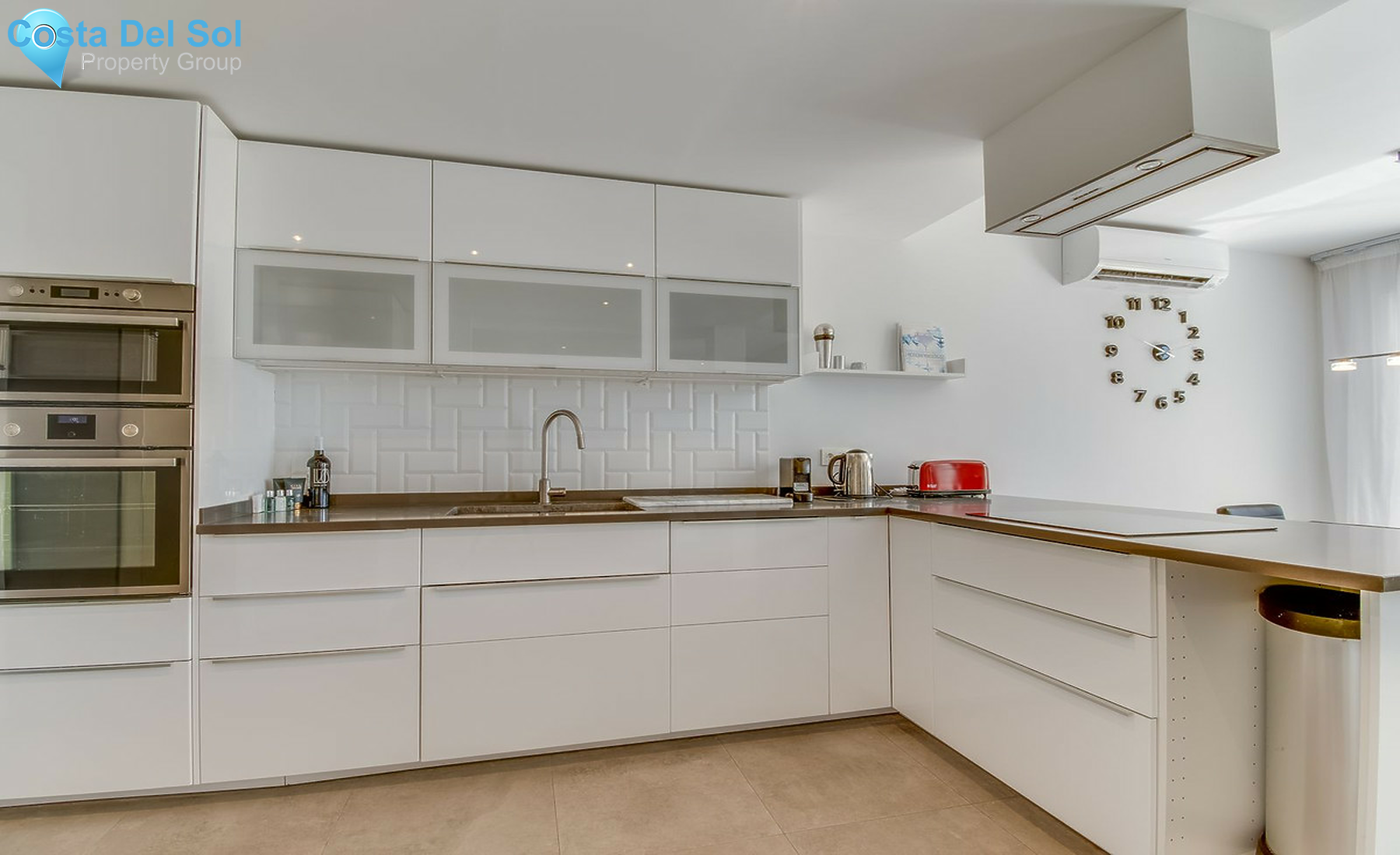 Townhouse in Nueva Andalucía-1241736