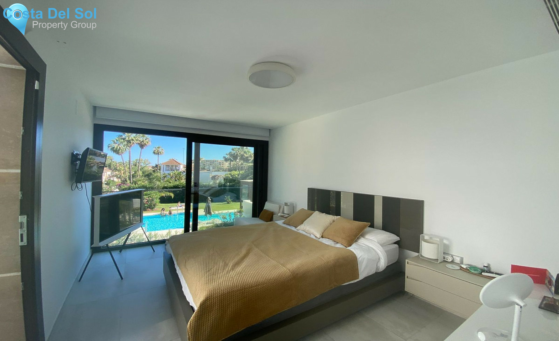 Townhouse in Nueva Andalucía-1267888