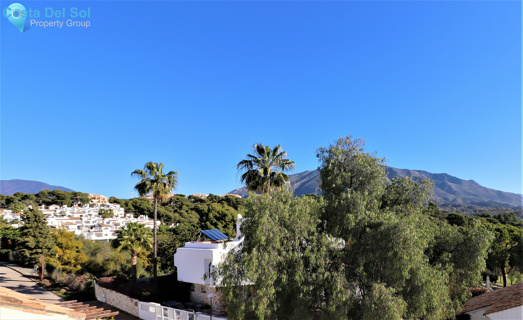 Townhouse in Nueva Andalucía-1309021