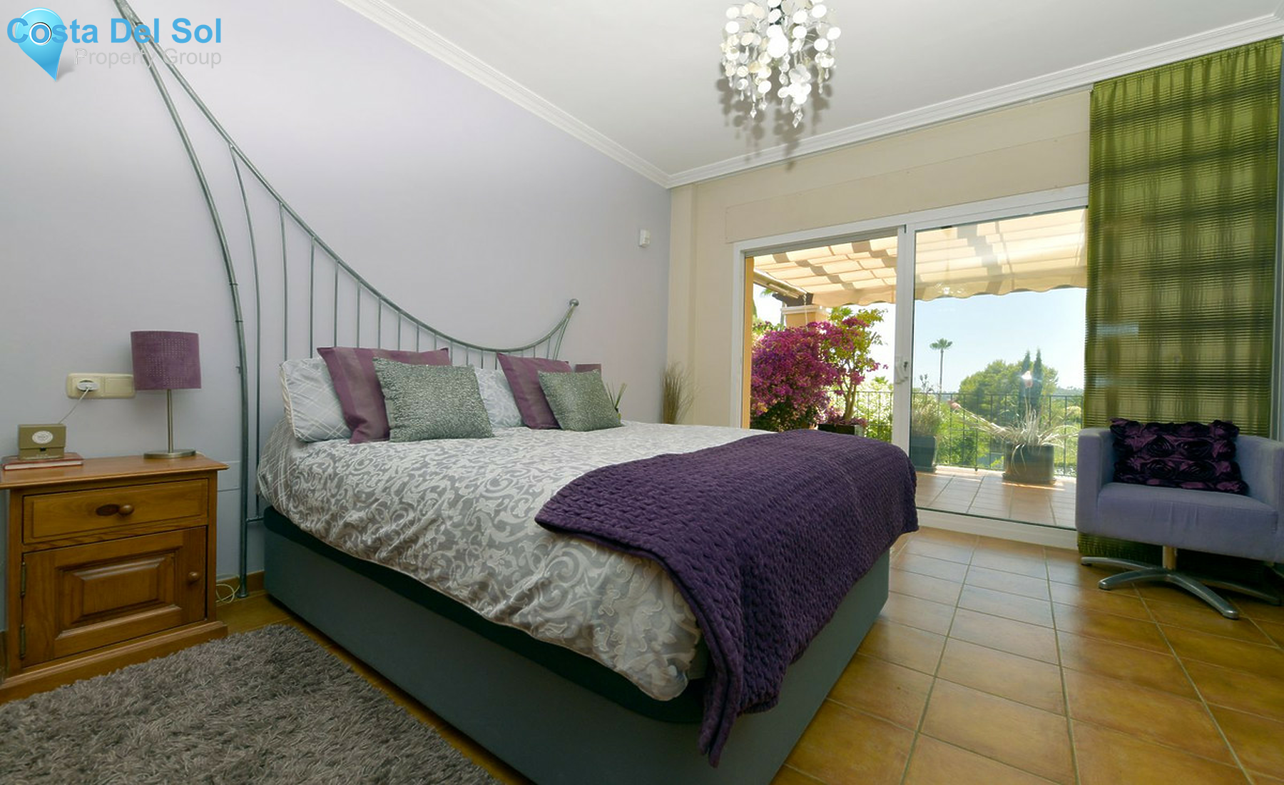 Townhouse in Nueva Andalucía-1361926