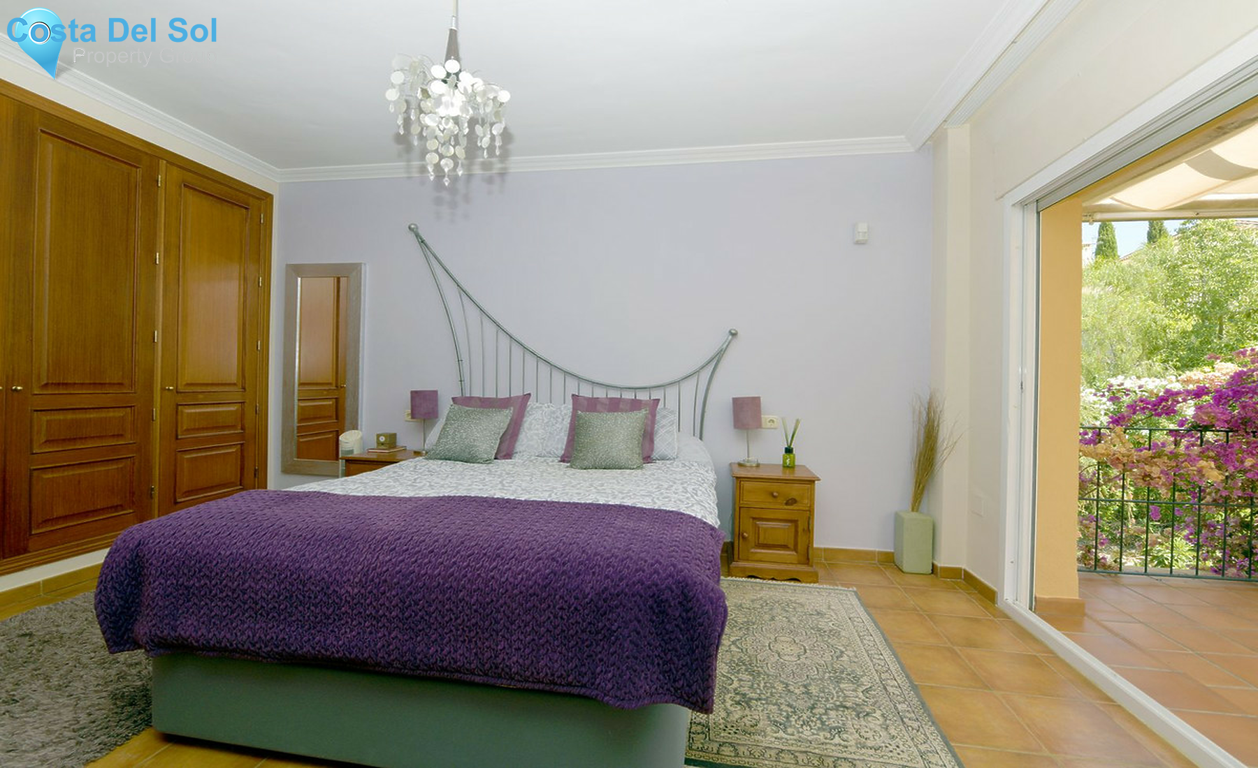 Townhouse in Nueva Andalucía-1361929