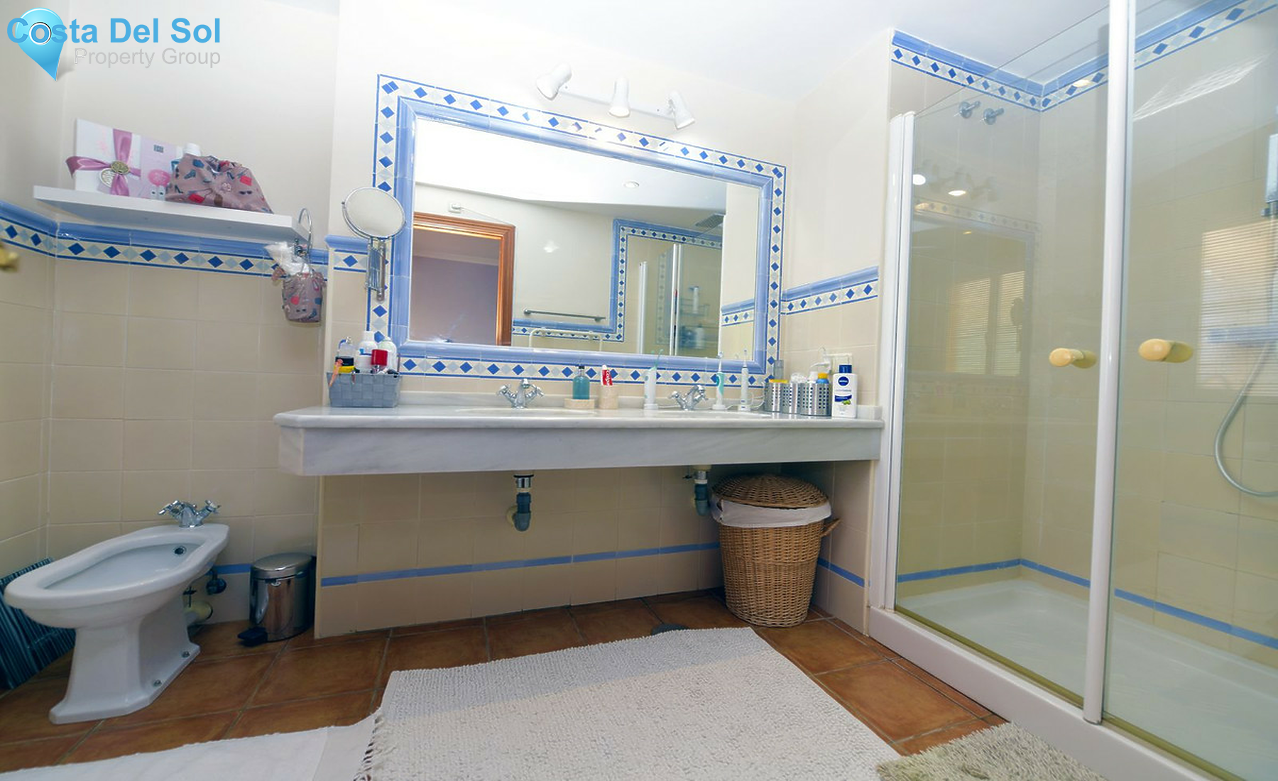 Townhouse in Nueva Andalucía-1361931