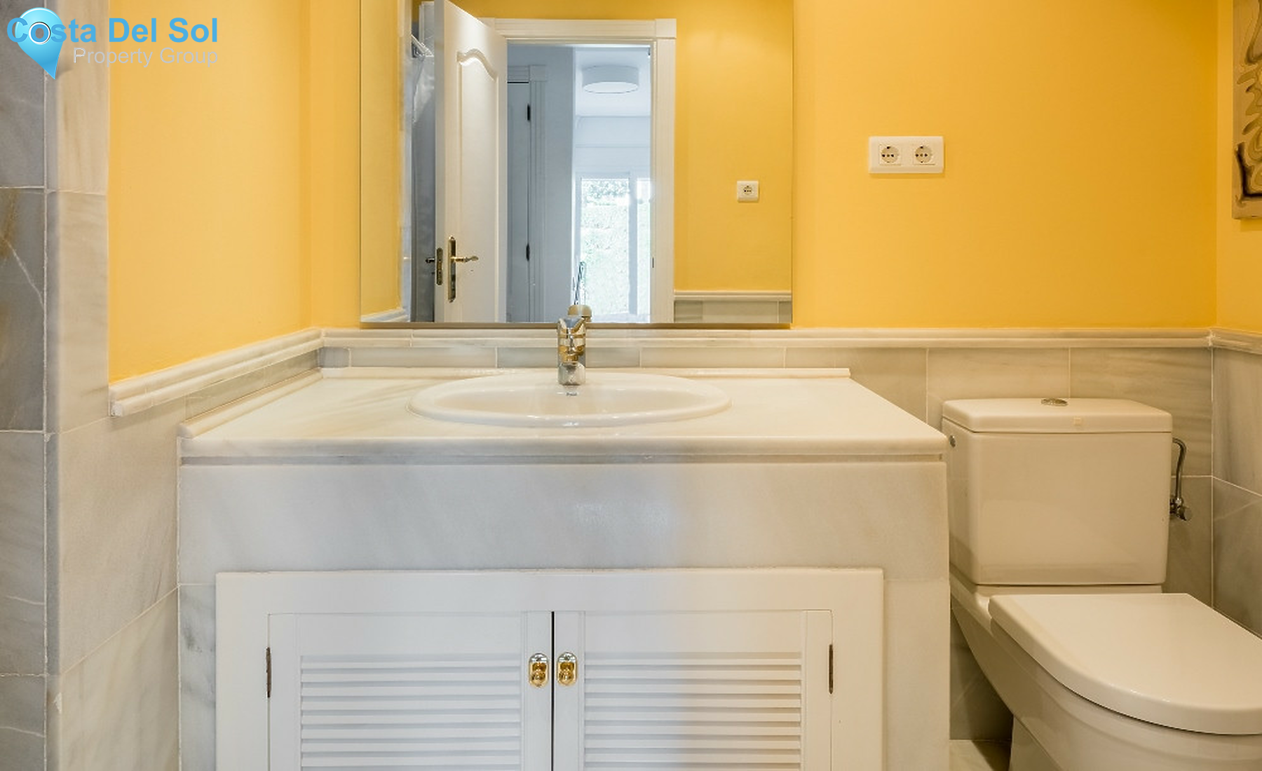 Townhouse in Nueva Andalucía-1370979