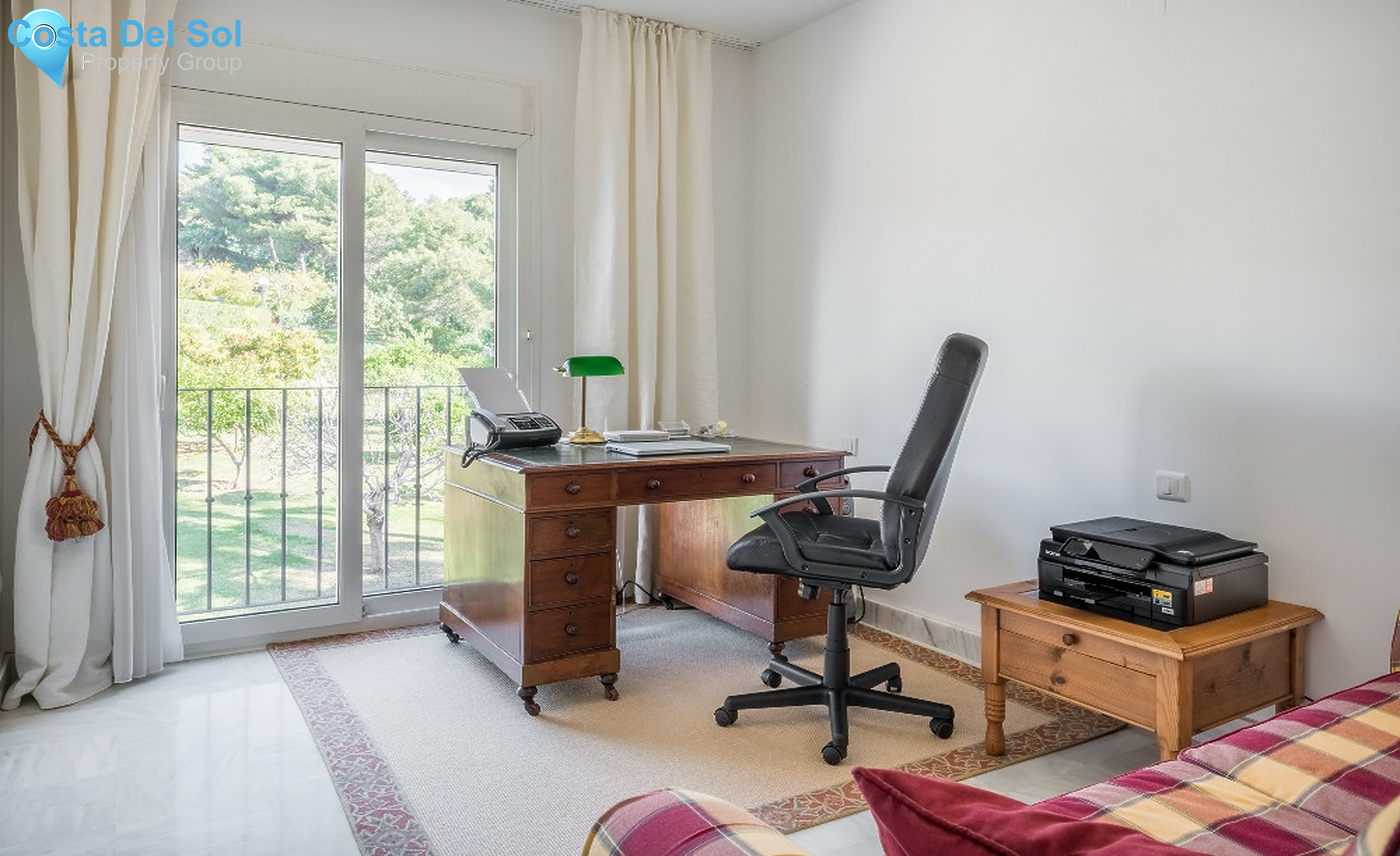 Townhouse in Nueva Andalucía-1370981