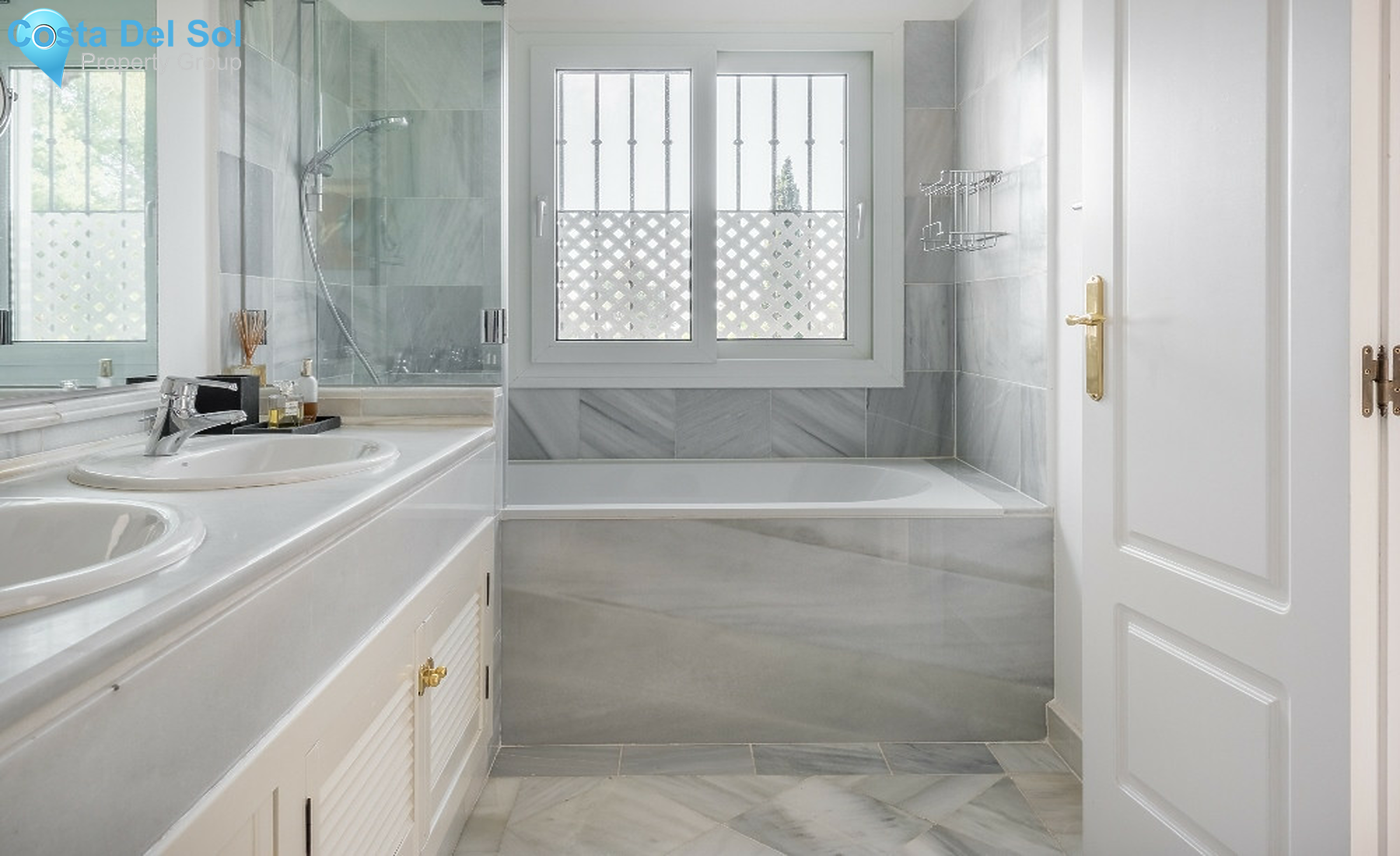 Townhouse in Nueva Andalucía-1370977