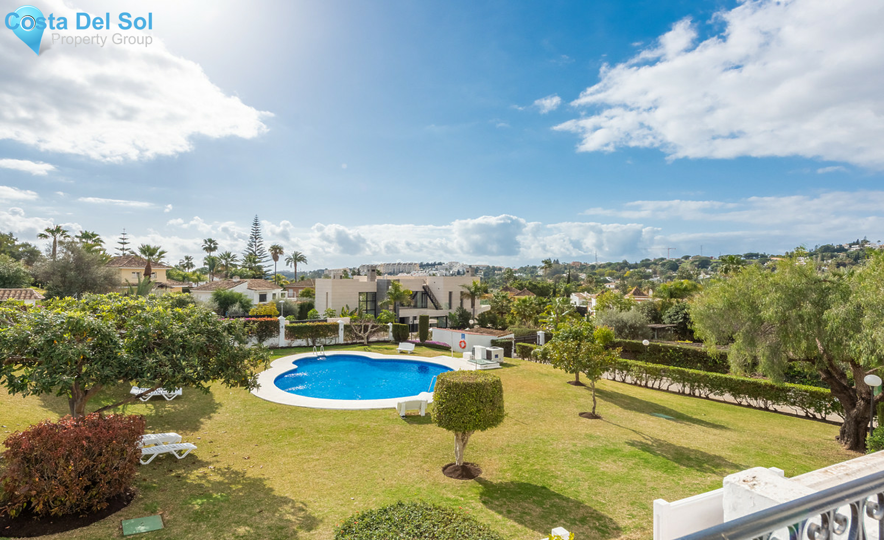 Townhouse in Nueva Andalucía-1455007