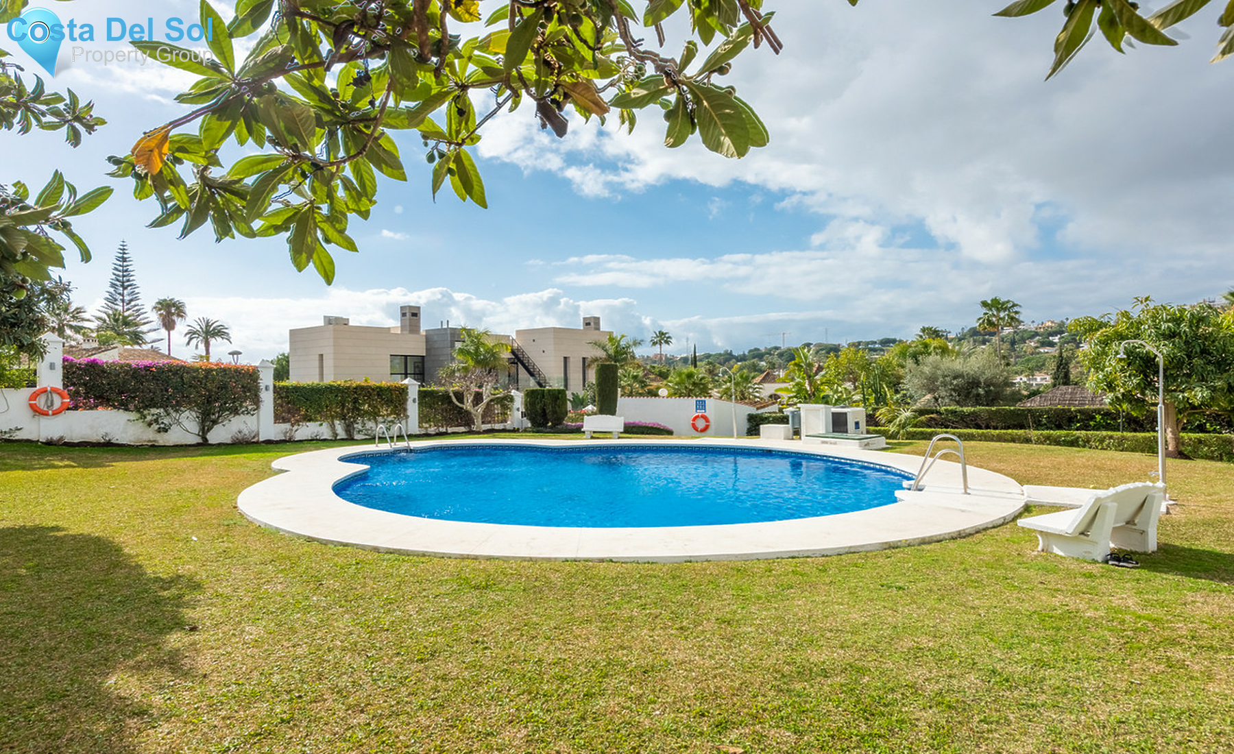 Townhouse in Nueva Andalucía-1455010