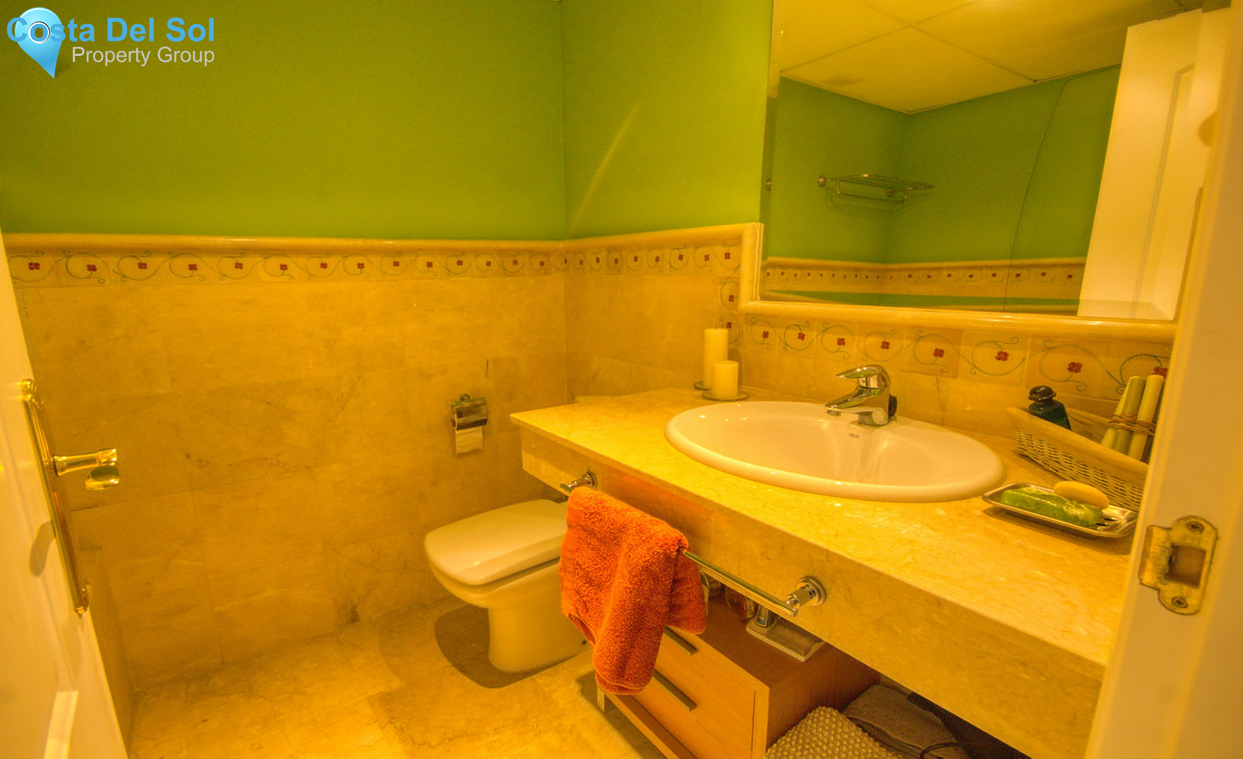 Townhouse in Nueva Andalucía-1455409