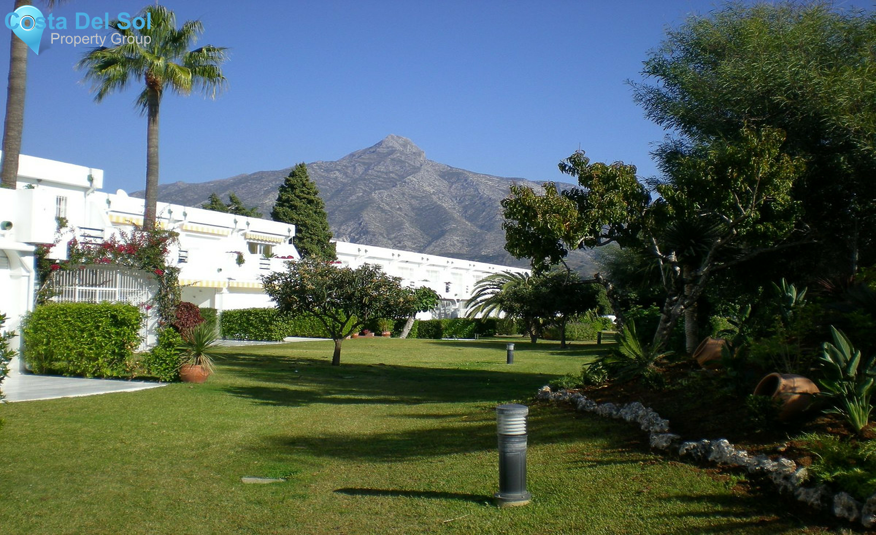 Townhouse in Nueva Andalucía-1476871