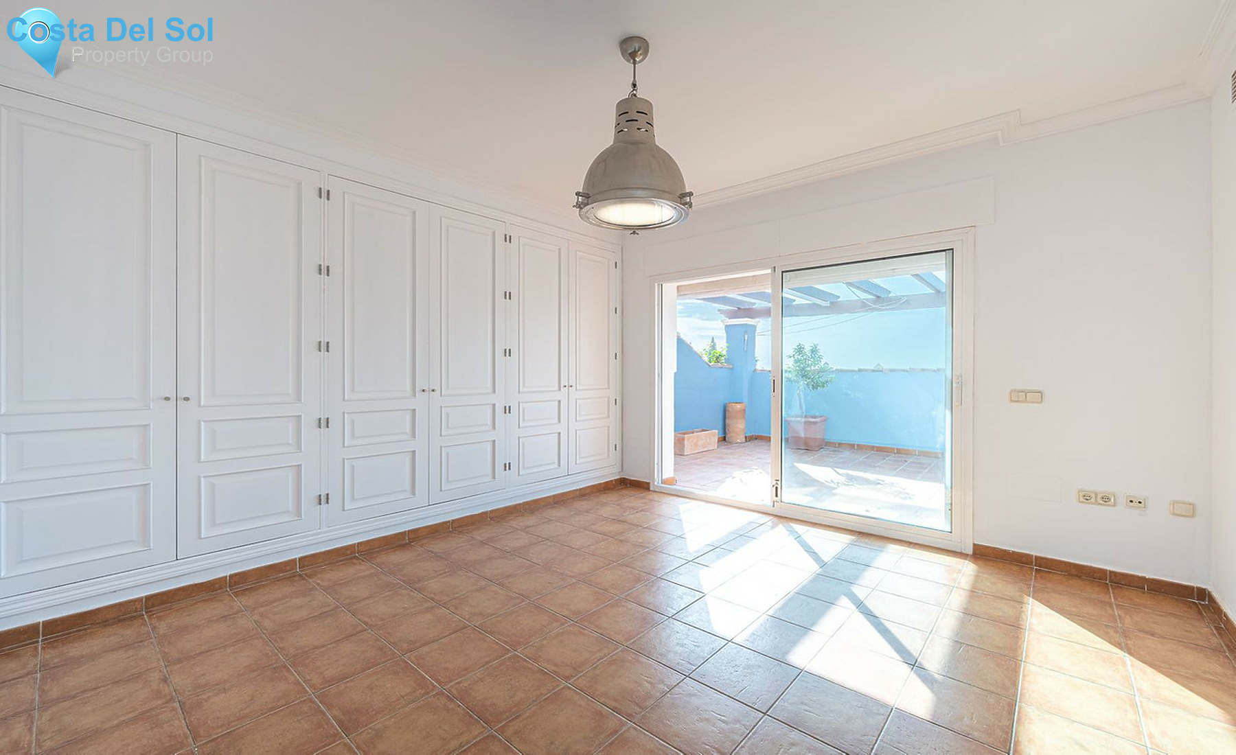 Townhouse in Nueva Andalucía-1479146