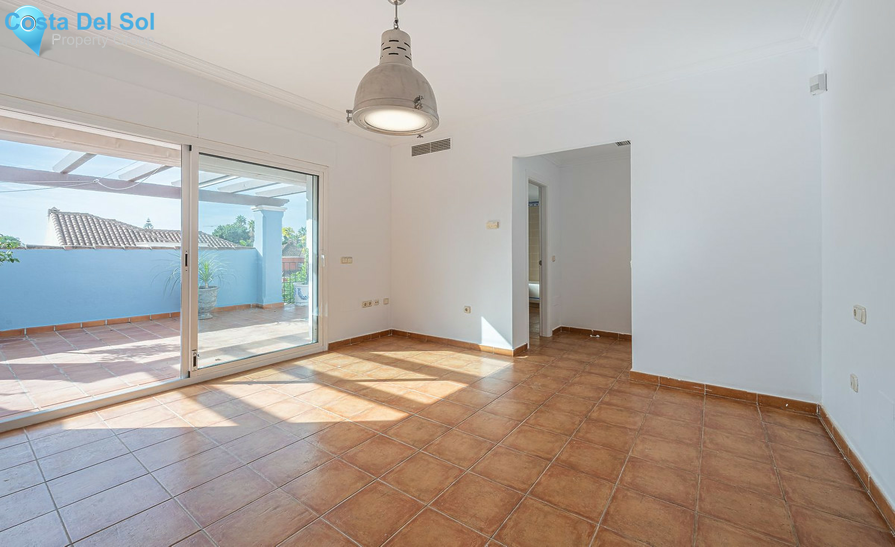 Townhouse in Nueva Andalucía-1479148