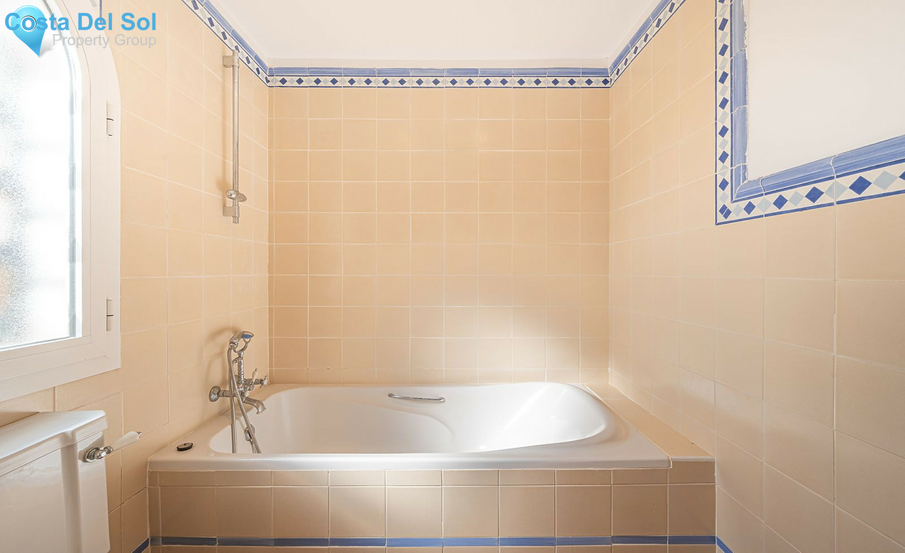 Townhouse in Nueva Andalucía-1479150