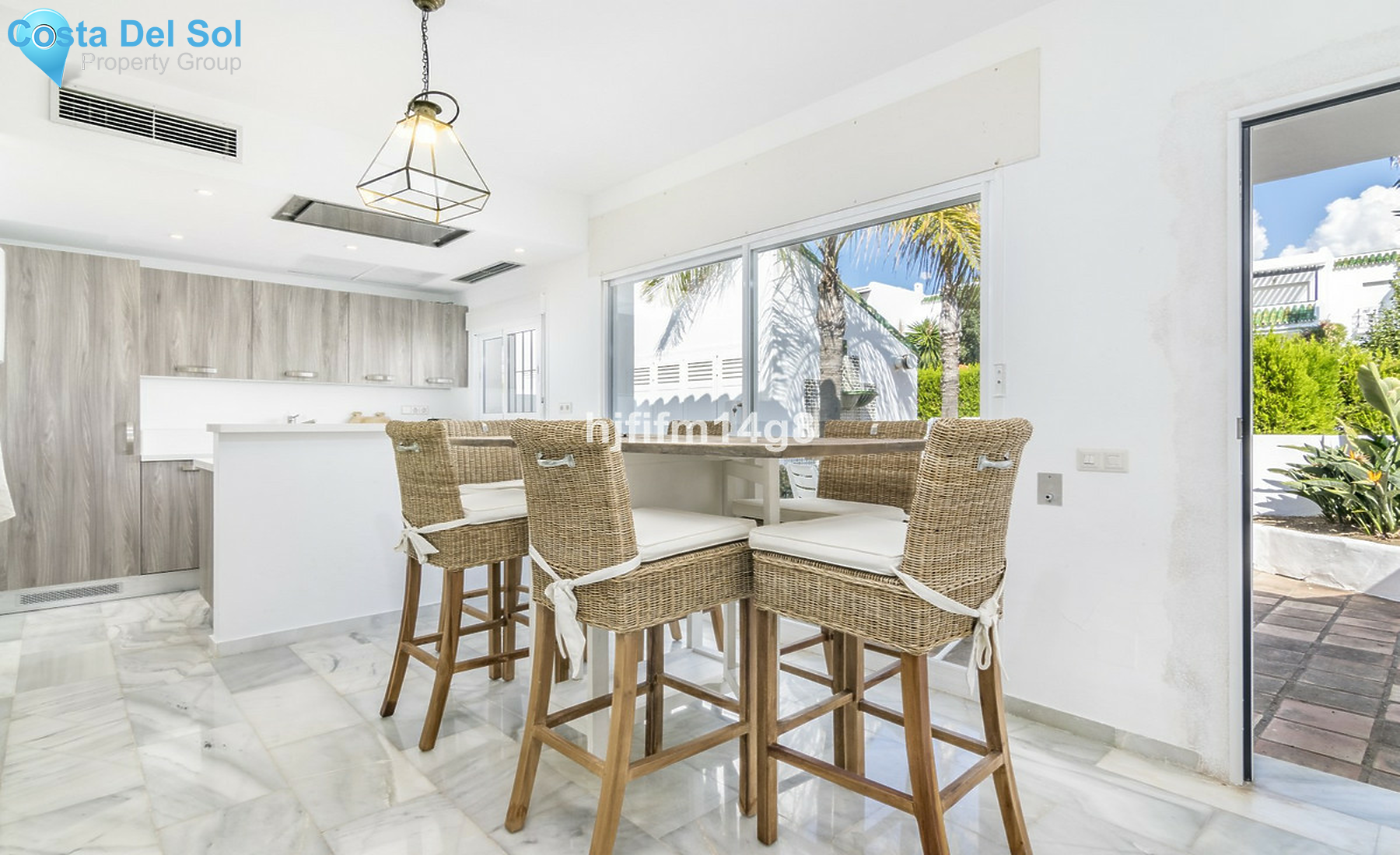 Townhouse in Nueva Andalucía-1510170