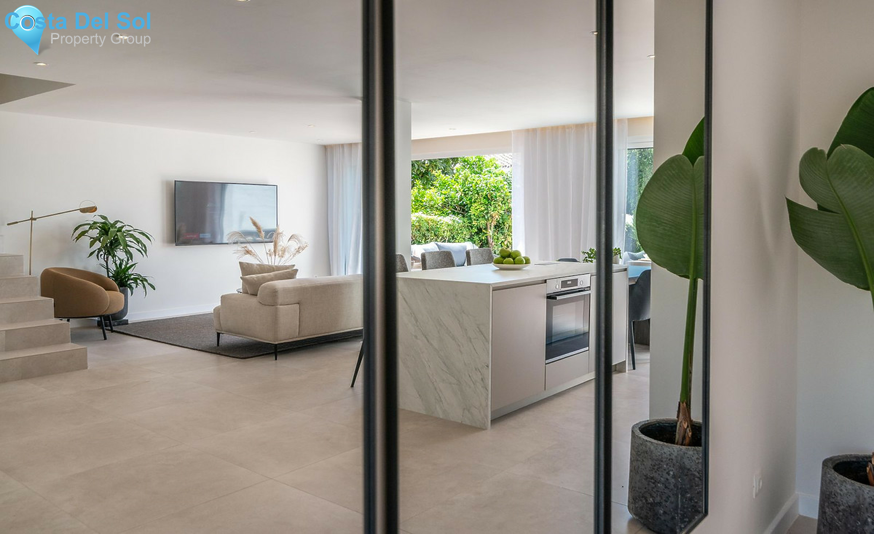 Townhouse in Nueva Andalucía-1511995