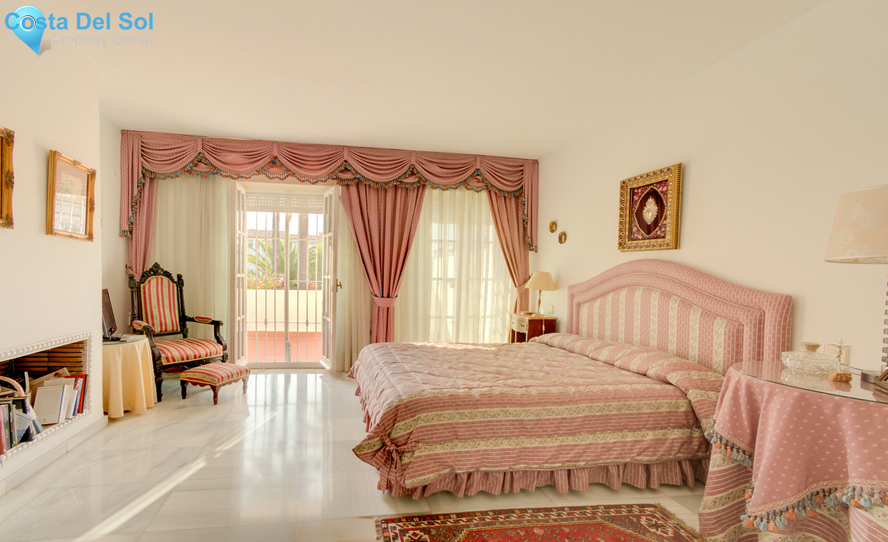 Townhouse in Nueva Andalucía-1535959
