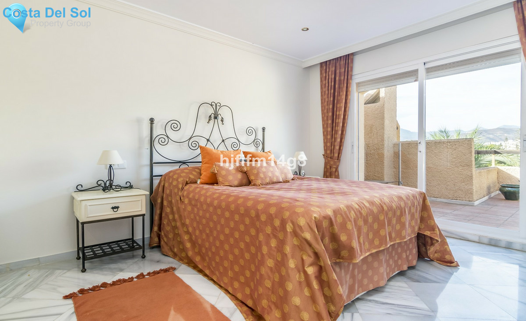 Townhouse in Nueva Andalucía-1544098