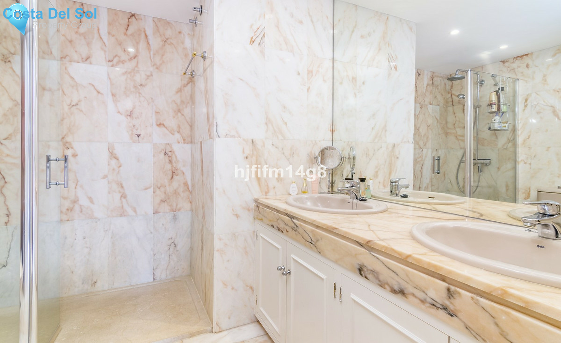 Townhouse in Nueva Andalucía-1544099