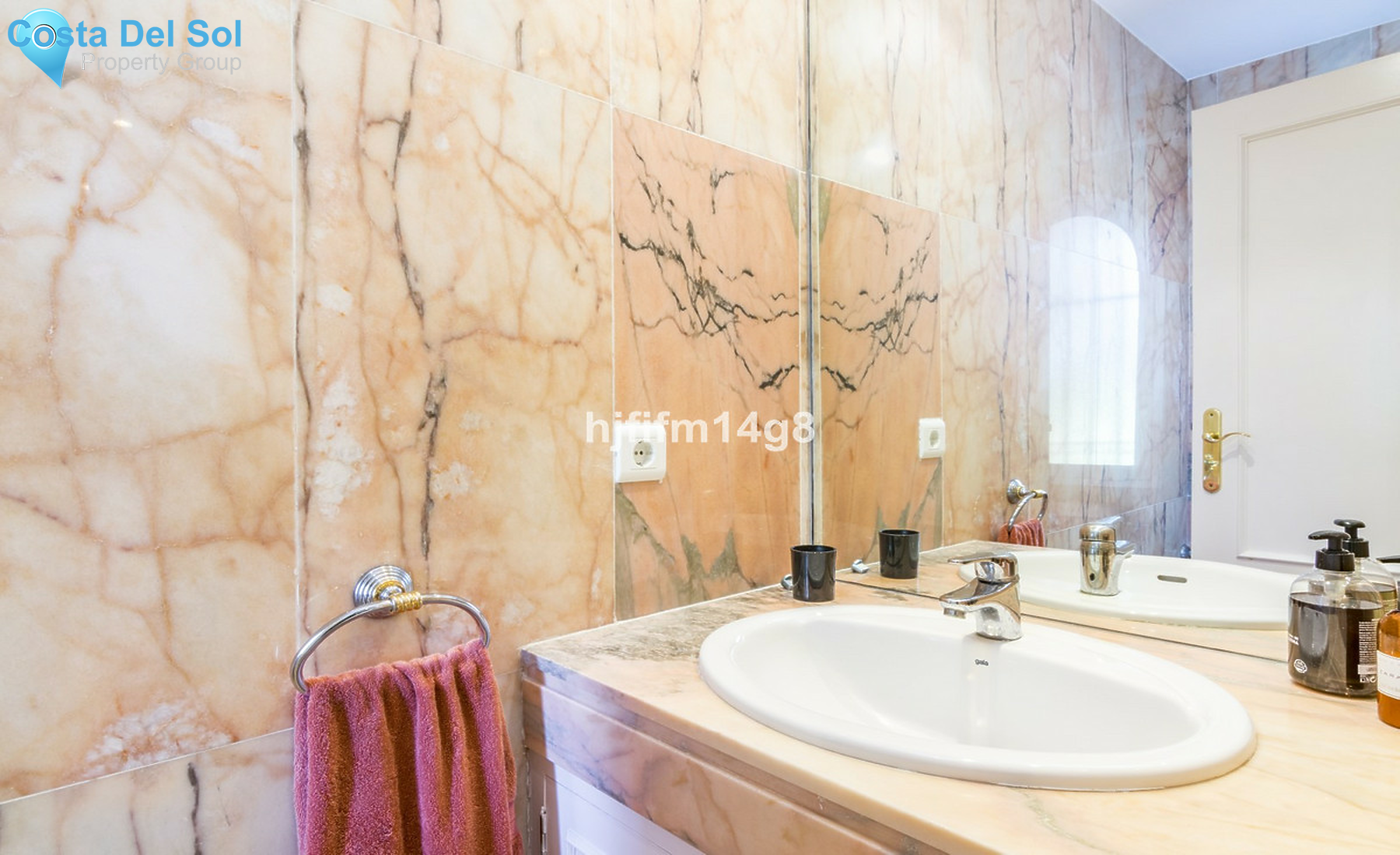 Townhouse in Nueva Andalucía-1544102