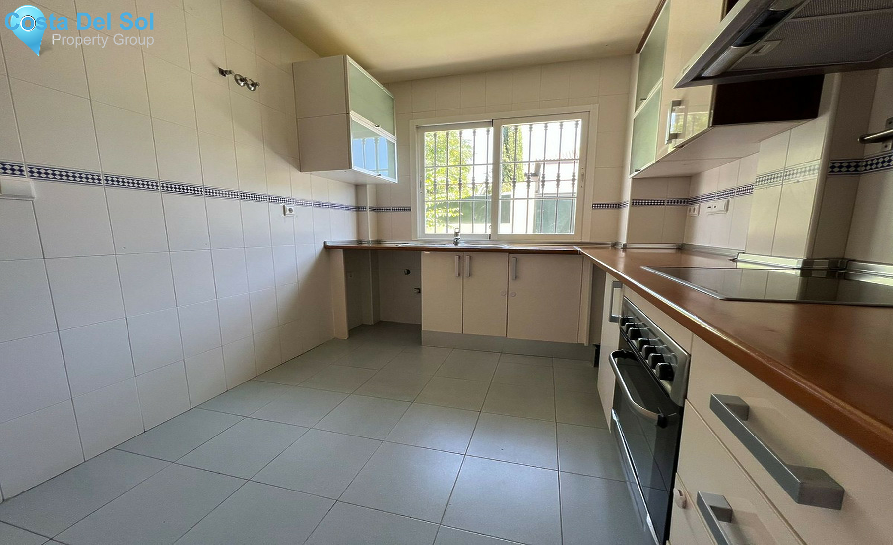 Townhouse in Nueva Andalucía-1558045