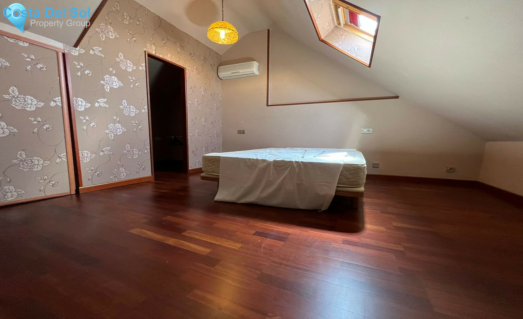 Townhouse in Nueva Andalucía-1558031