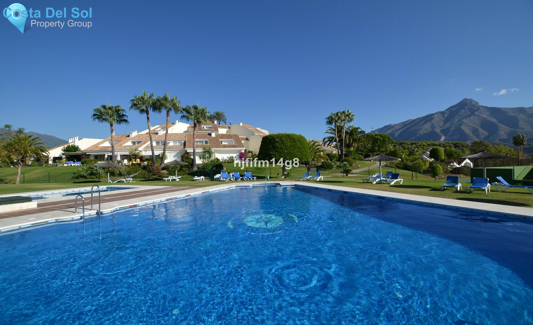 Townhouse in Nueva Andalucía-1445695