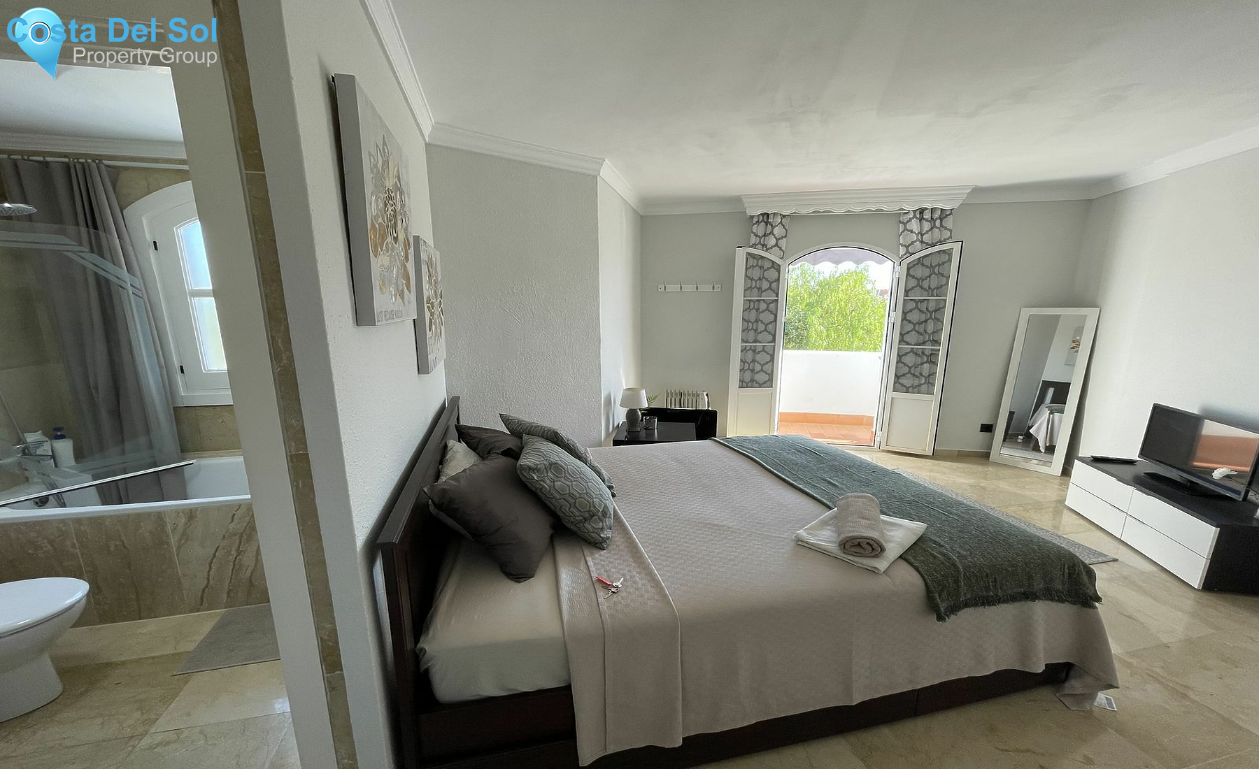 Townhouse in Nueva Andalucía-1469772