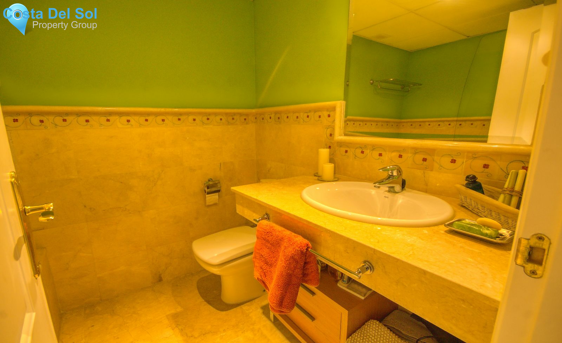Townhouse in Nueva Andalucía-1470367