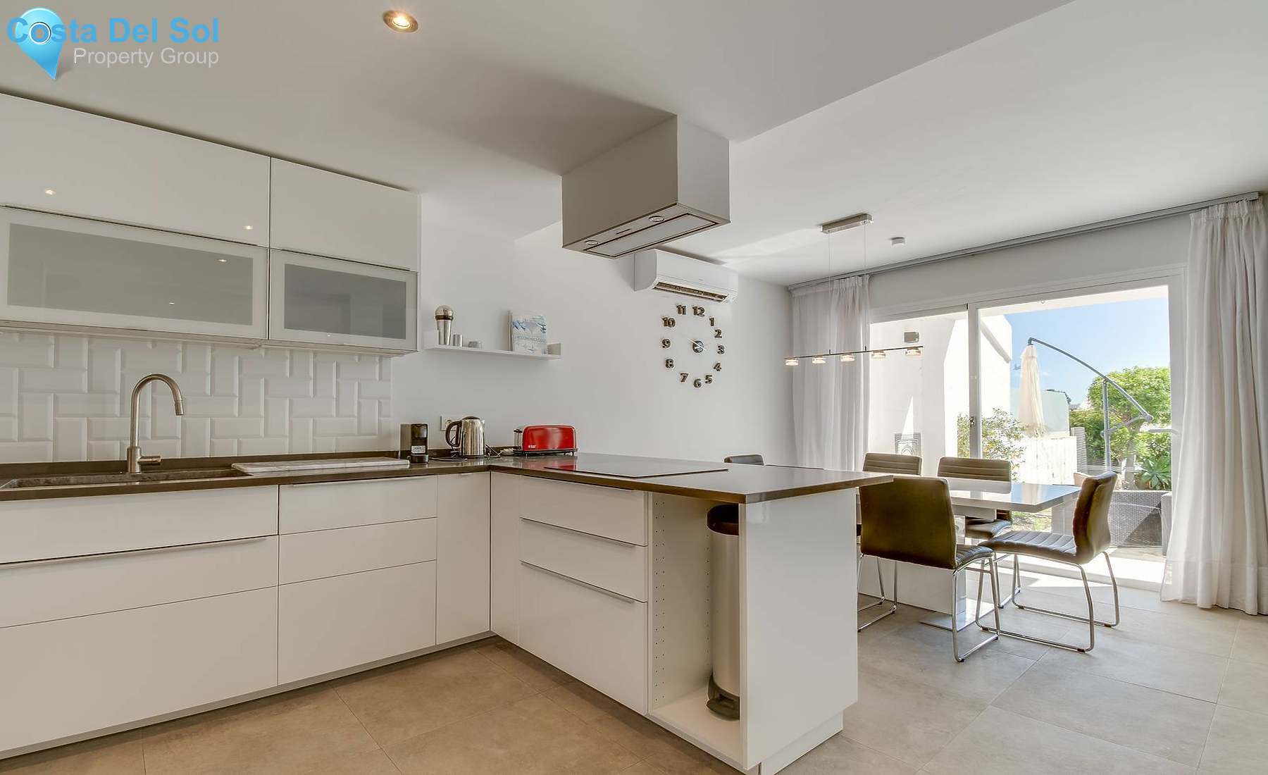 Townhouse in Nueva Andalucía-1483302