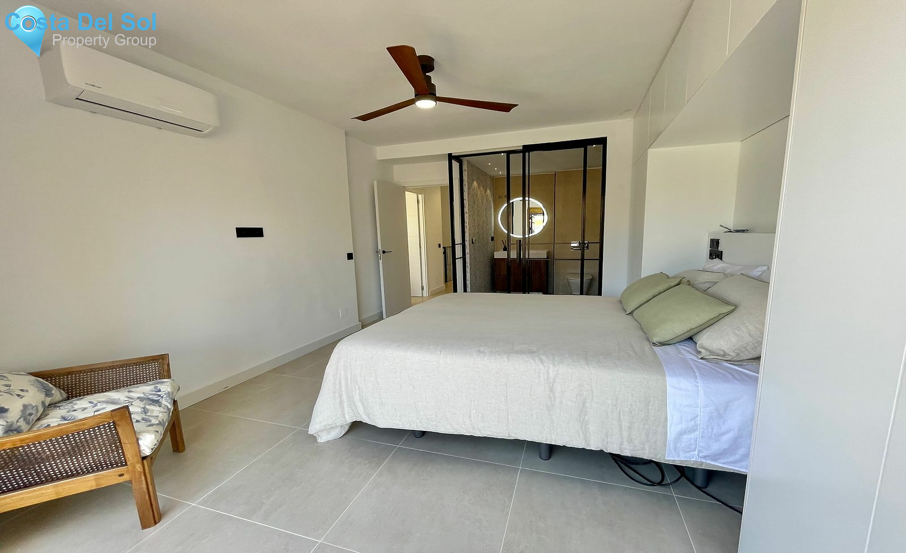 Townhouse in Nueva Andalucía-1513477