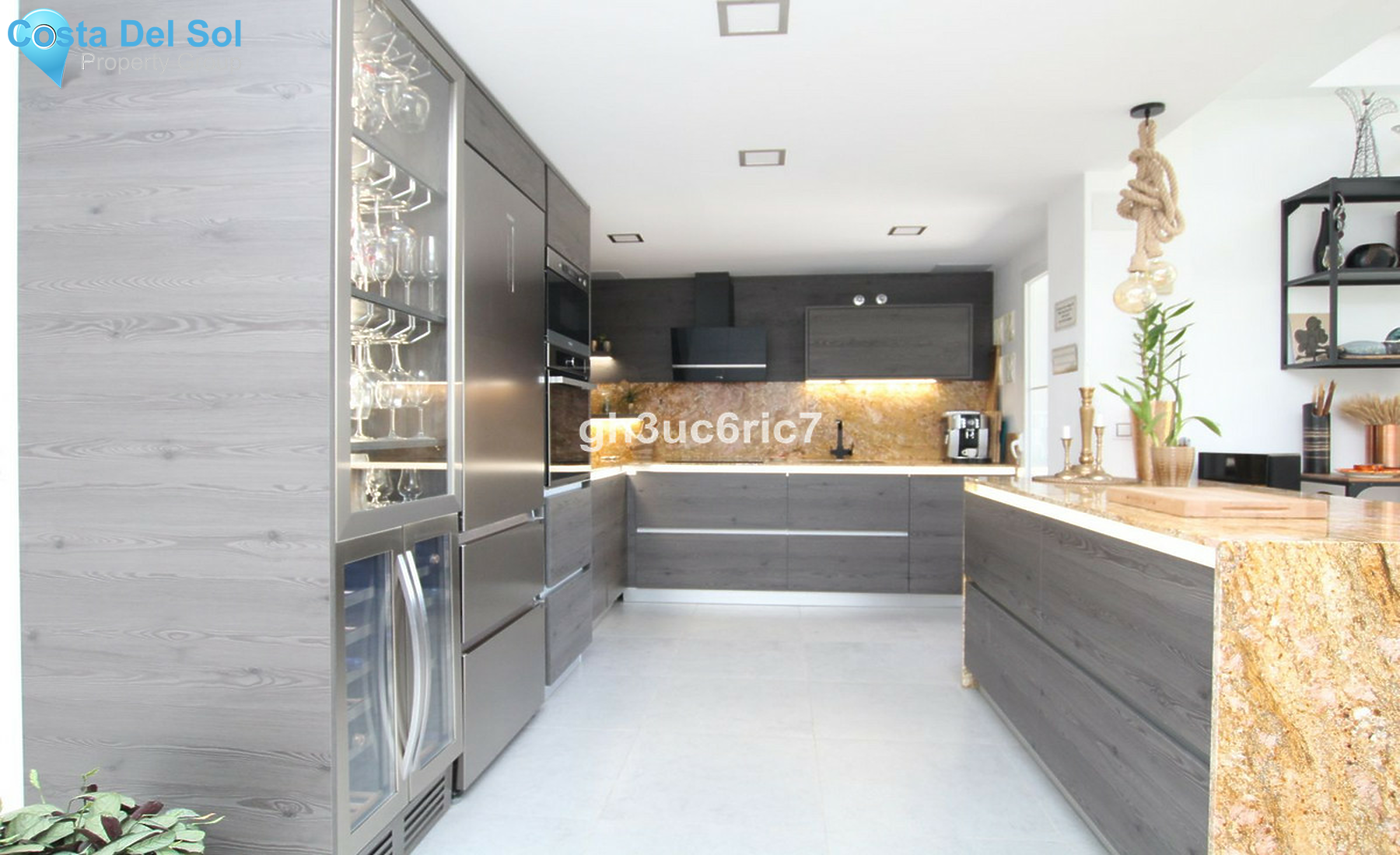 Townhouse in Riviera del Sol-1267009