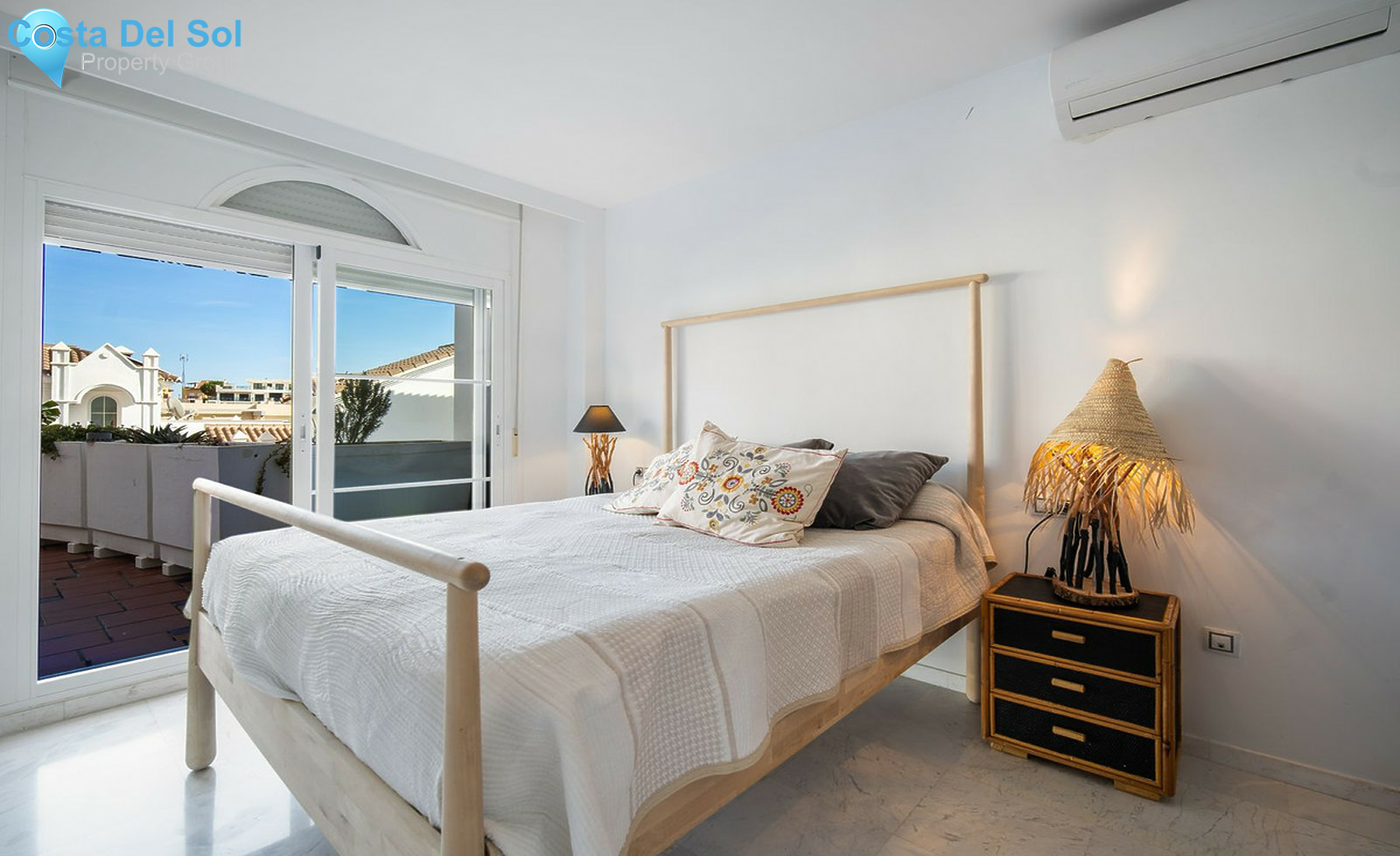 Townhouse in Riviera del Sol-1527784