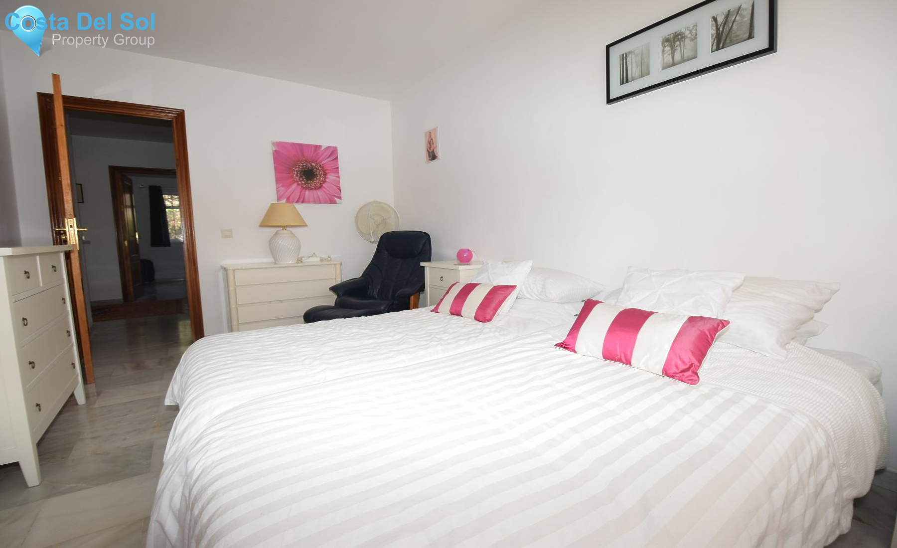 Townhouse in Riviera del Sol-1137889