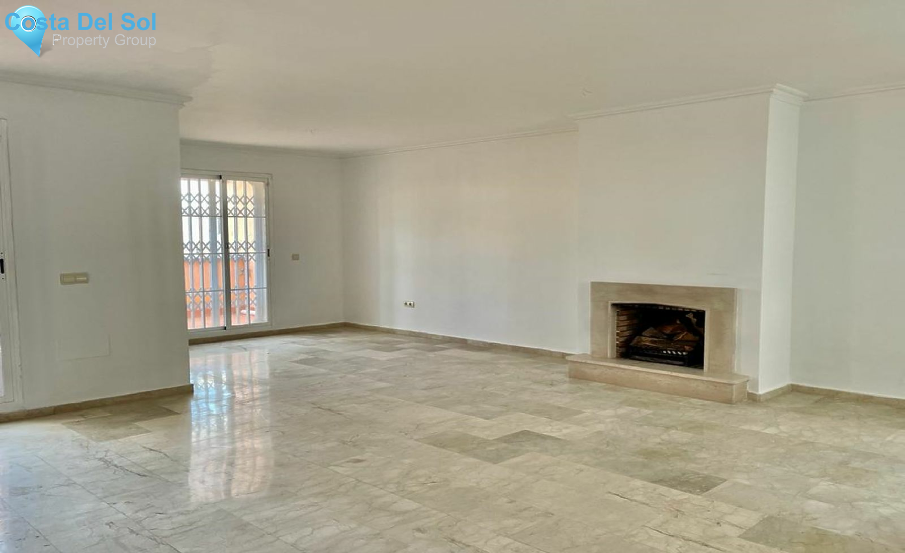 Townhouse in Riviera del Sol-1209801