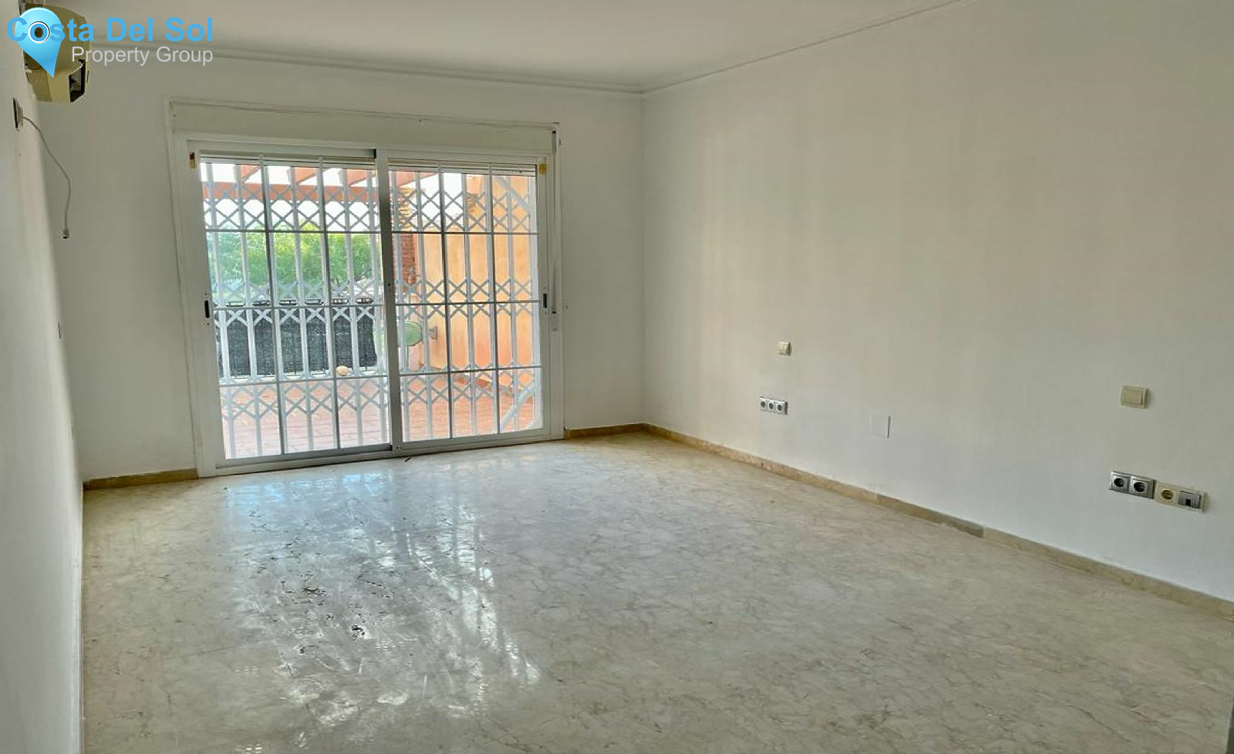 Townhouse in Riviera del Sol-1209805