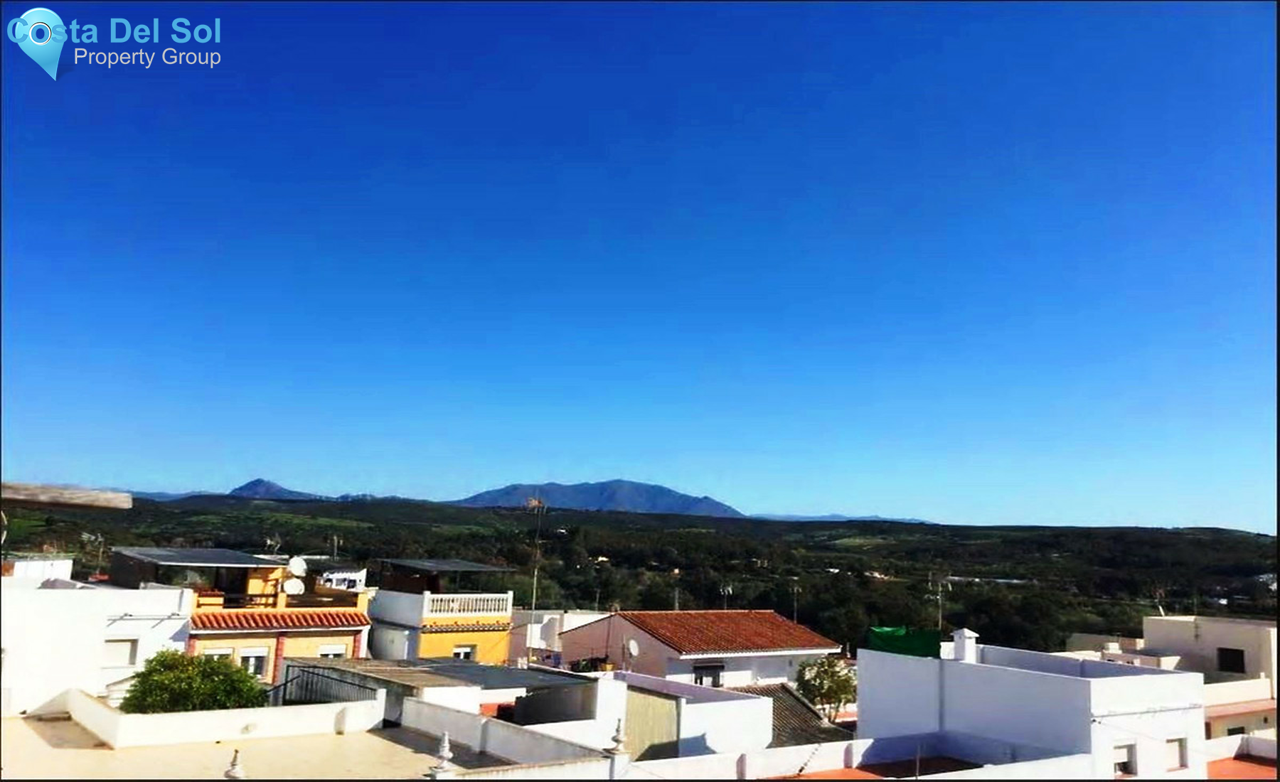 Townhouse in San Enrique-1295262