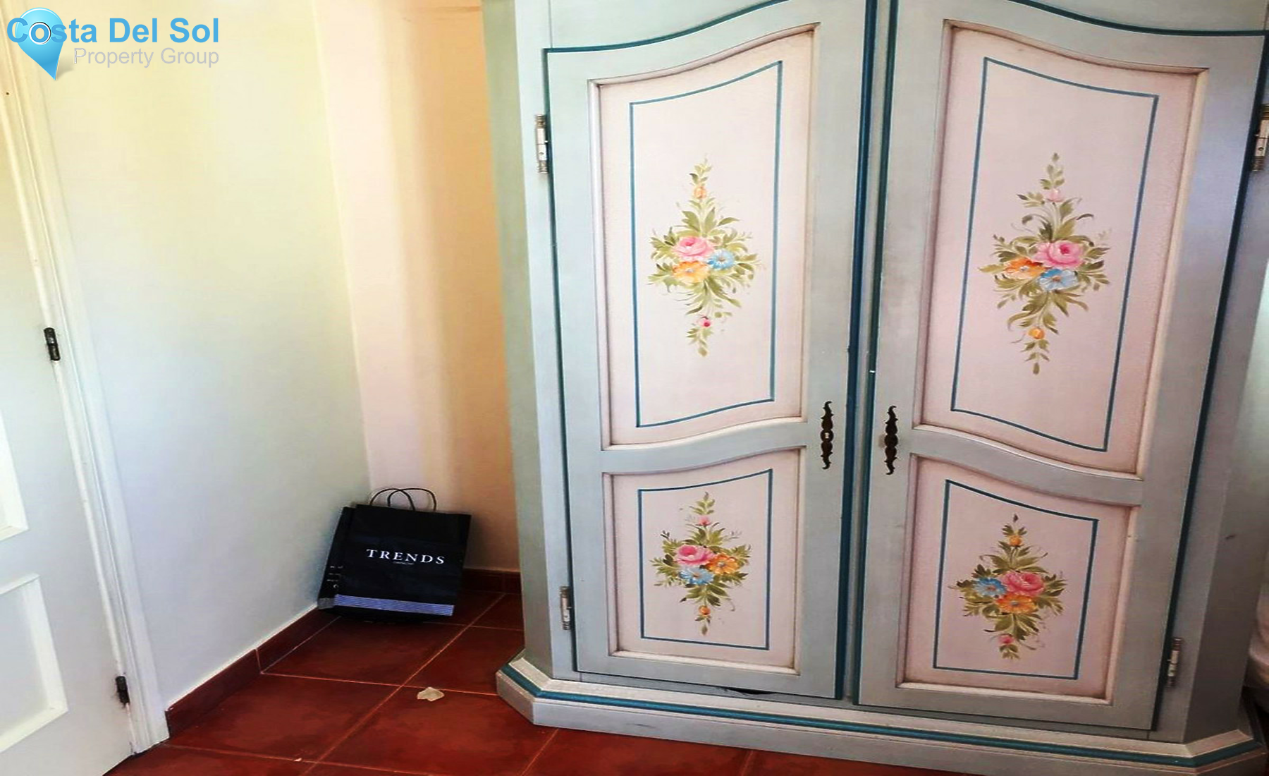 Townhouse in San Enrique-1295266