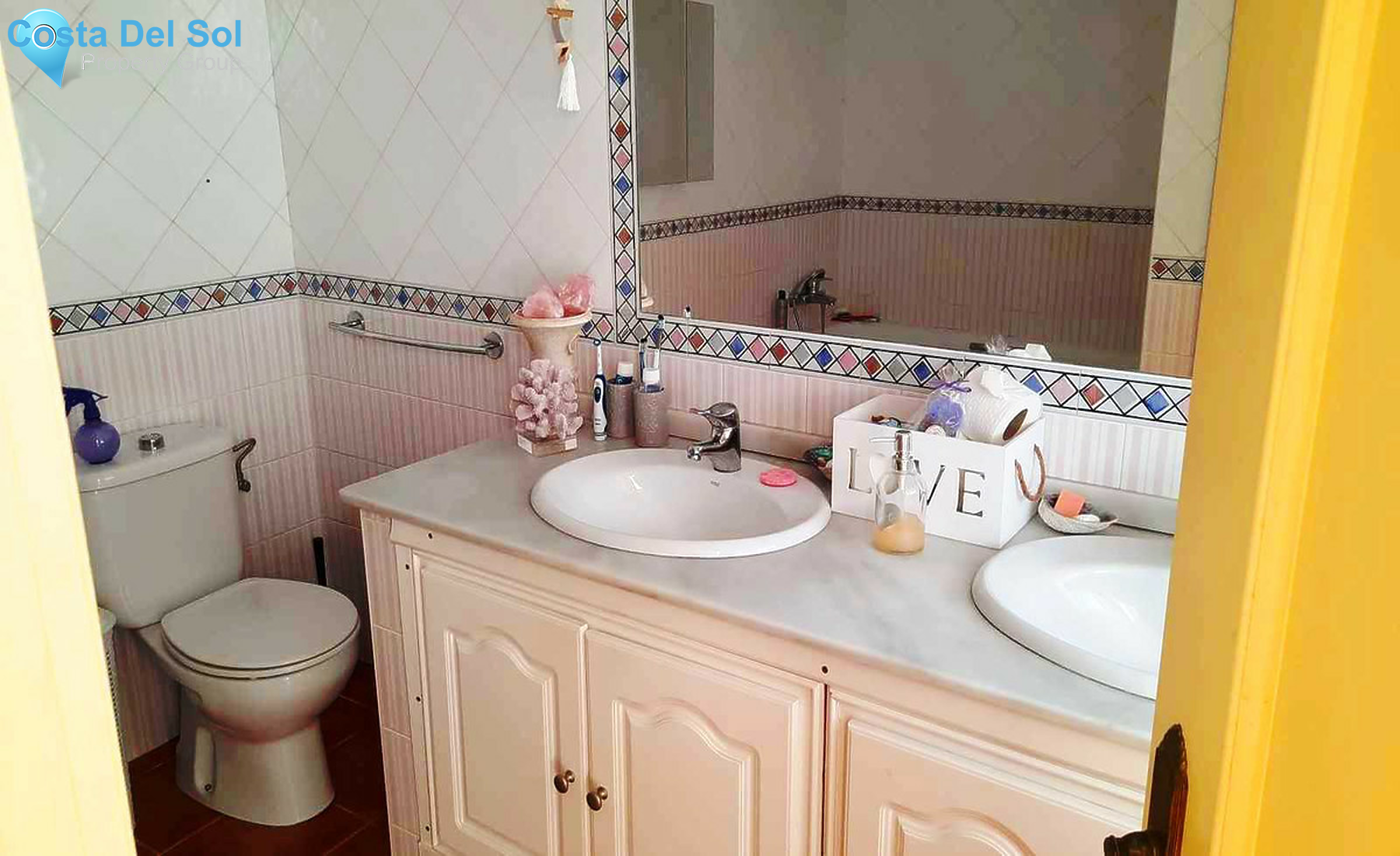 Townhouse in San Enrique-1295261