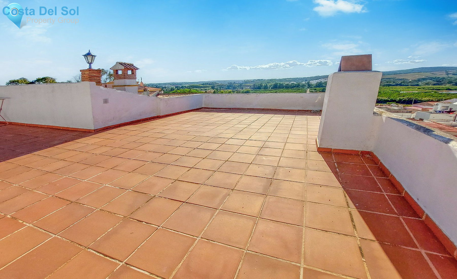 Townhouse in San Enrique-1458350