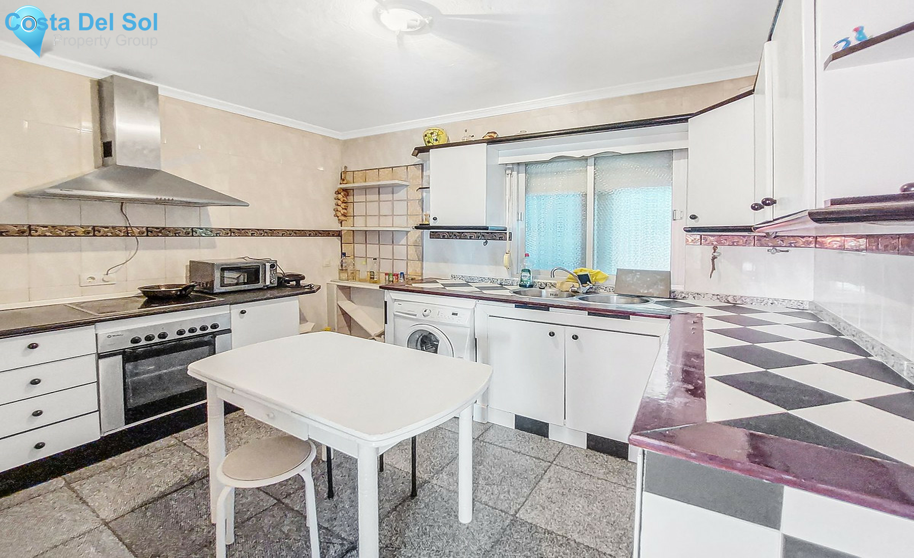 Townhouse in San Enrique-1458337