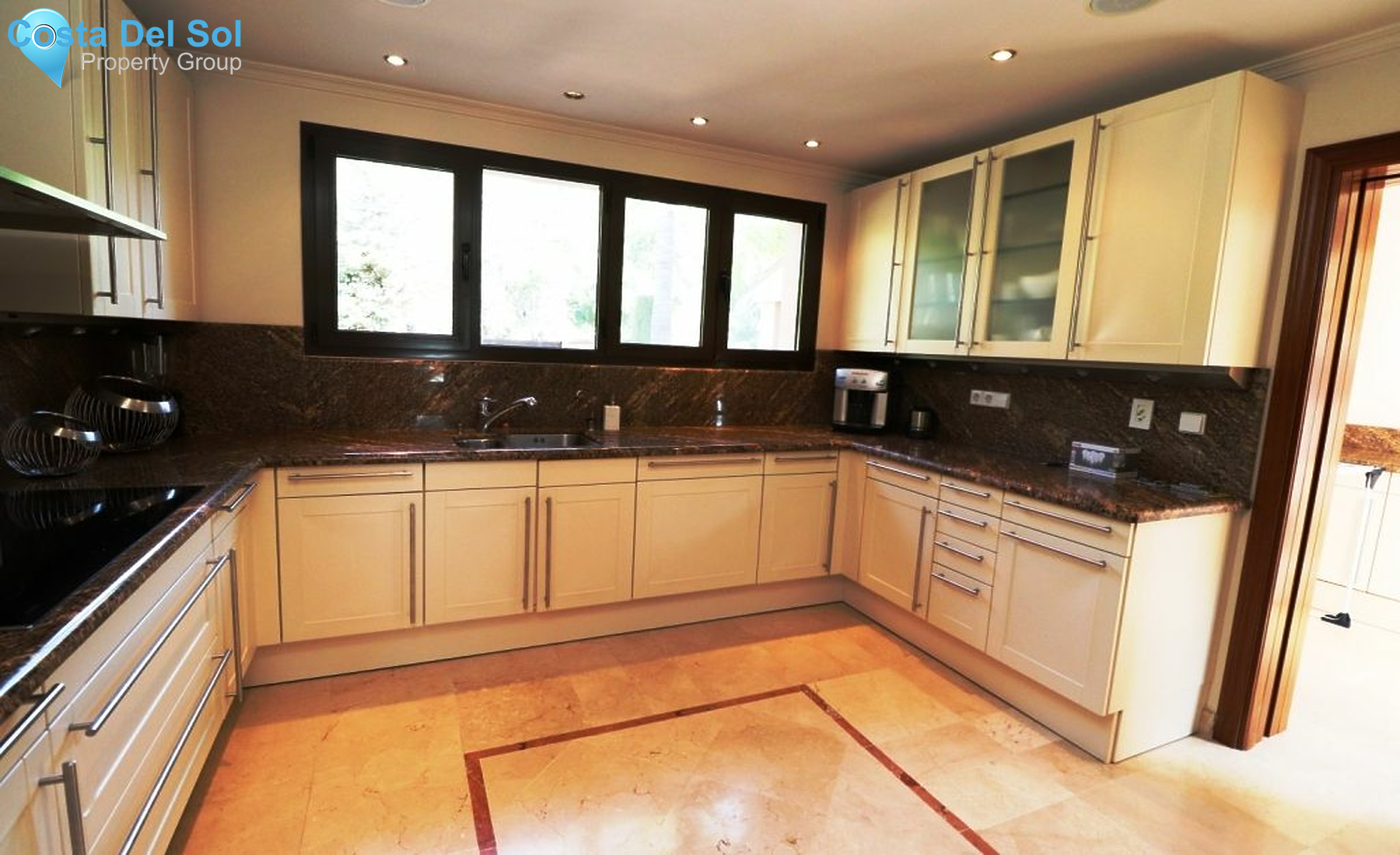 Townhouse in Sierra Blanca-1208929