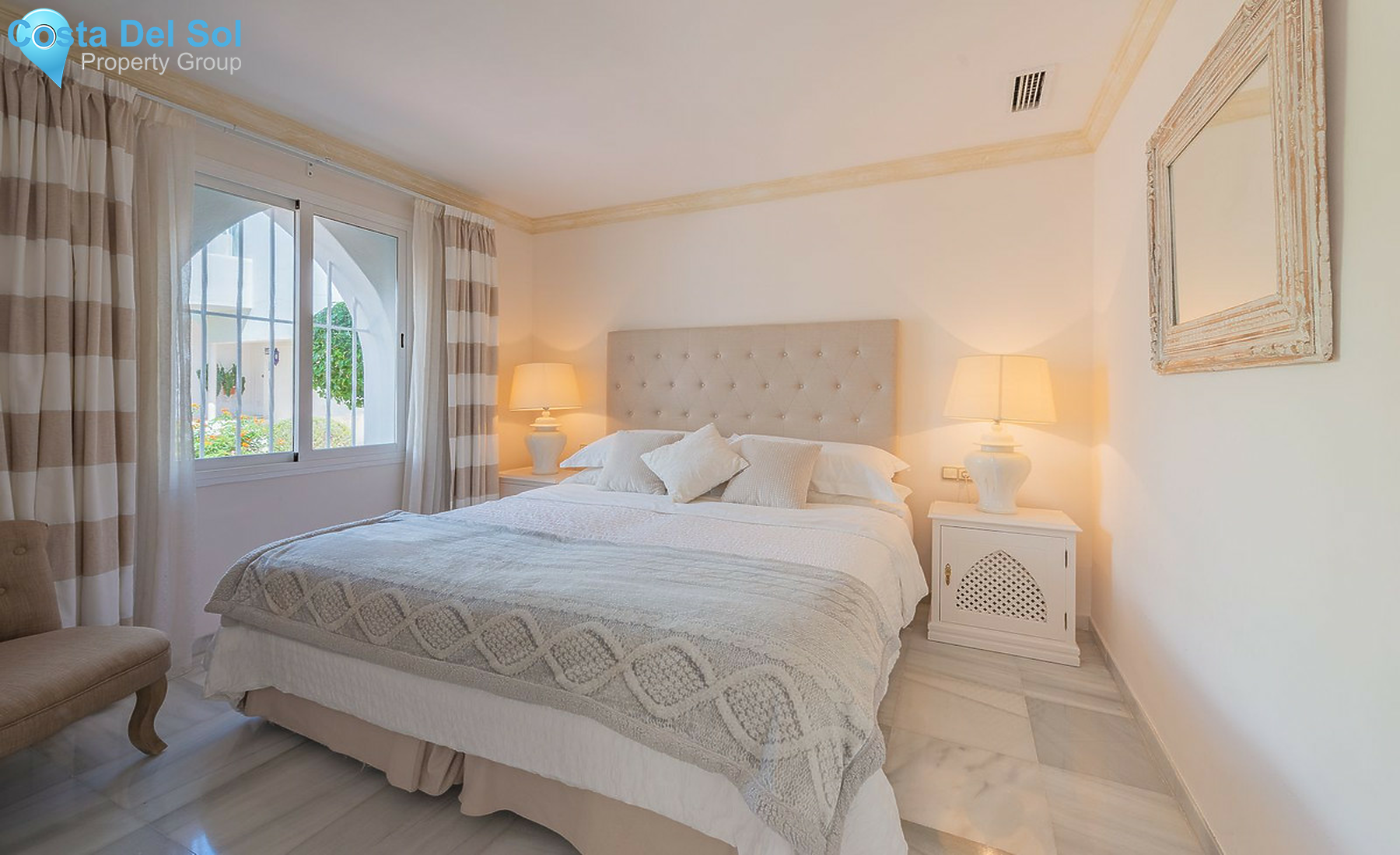 Townhouse in The Golden Mile-1277910