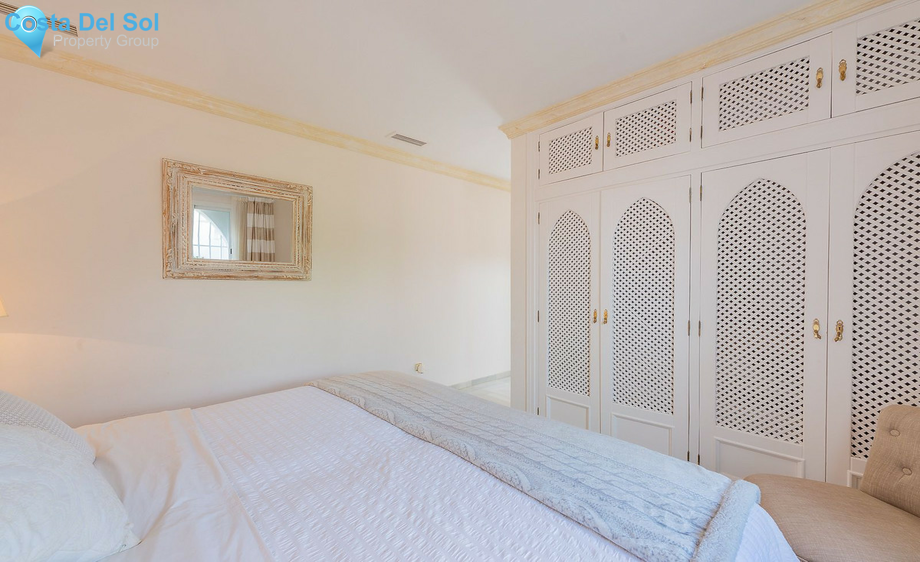 Townhouse in The Golden Mile-1277911