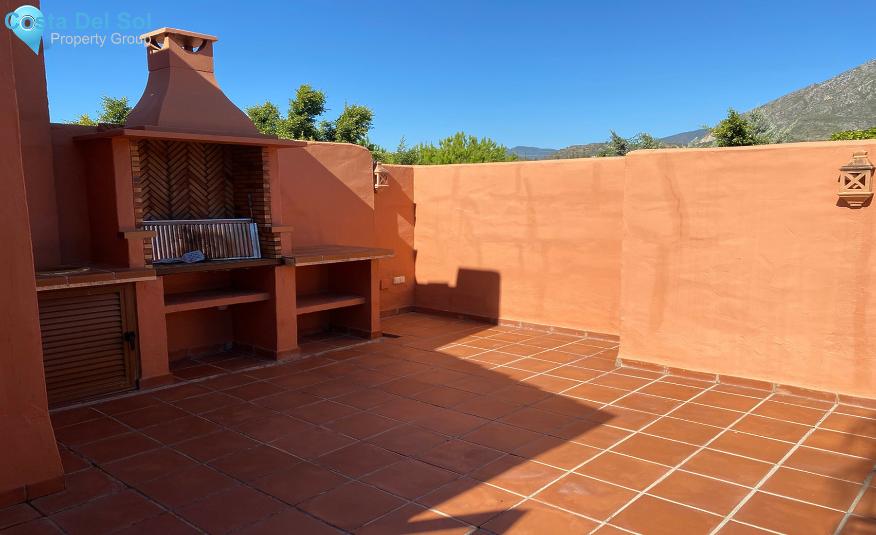 Townhouse in The Golden Mile-1288248