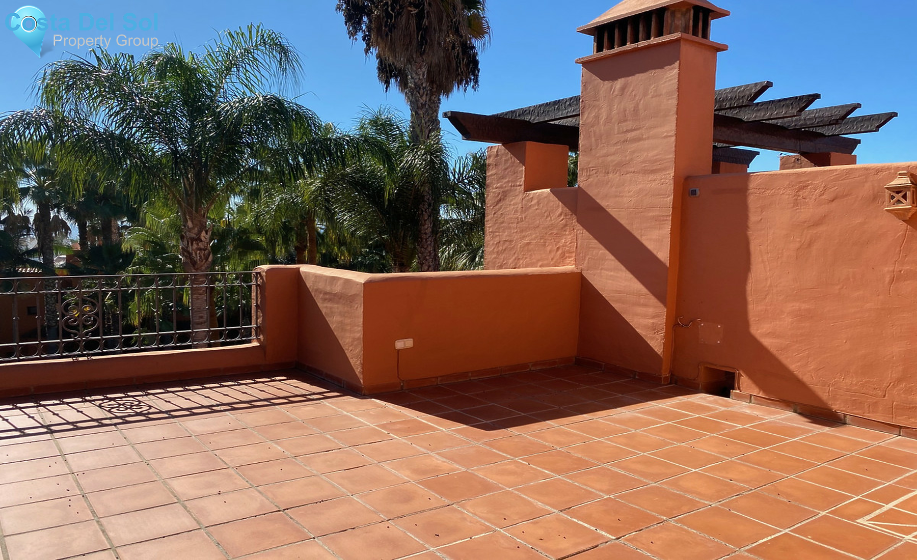 Townhouse in The Golden Mile-1288249