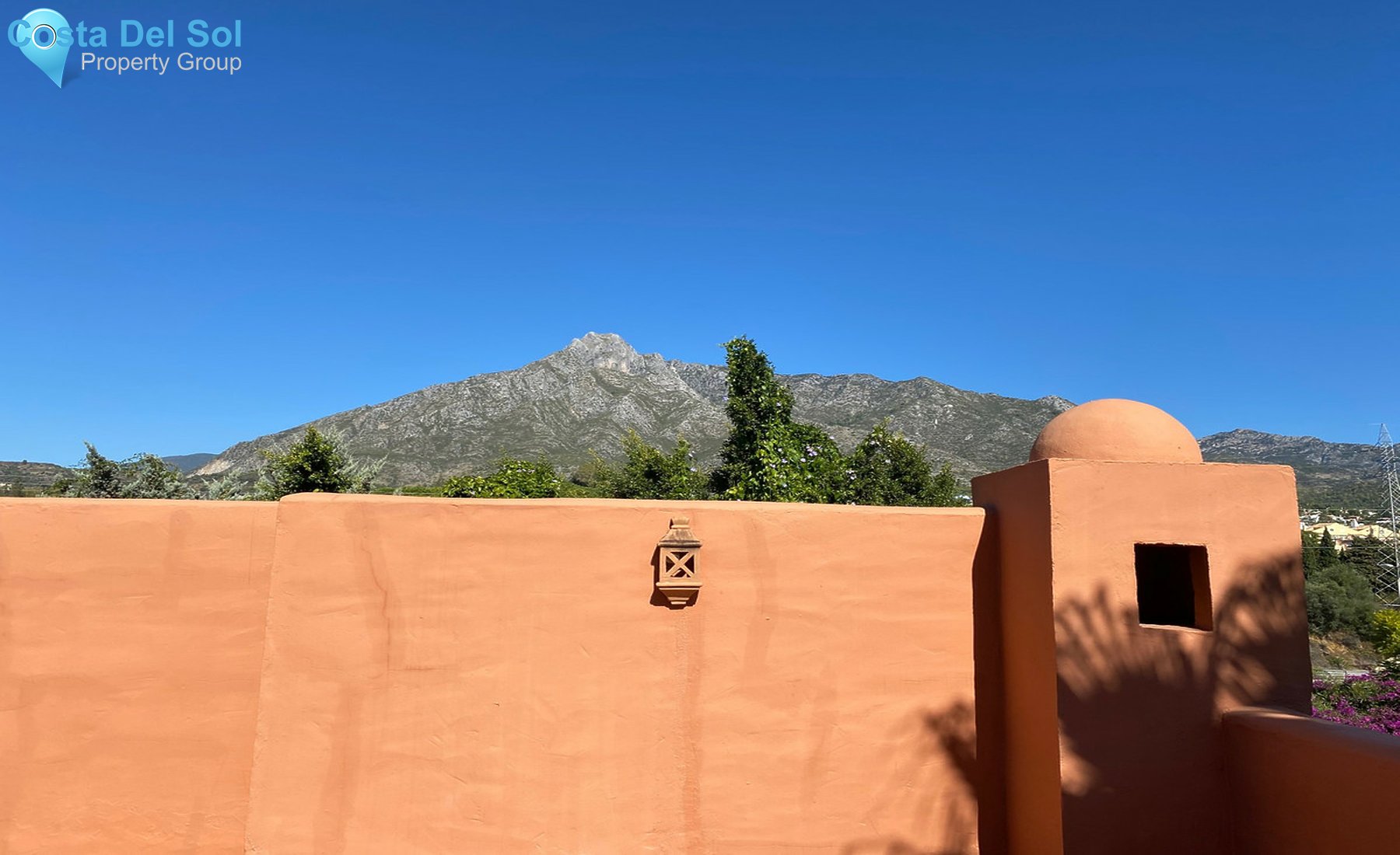 Townhouse in The Golden Mile-1288251