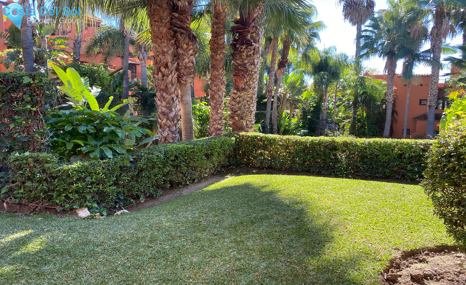 Townhouse in The Golden Mile-1288252